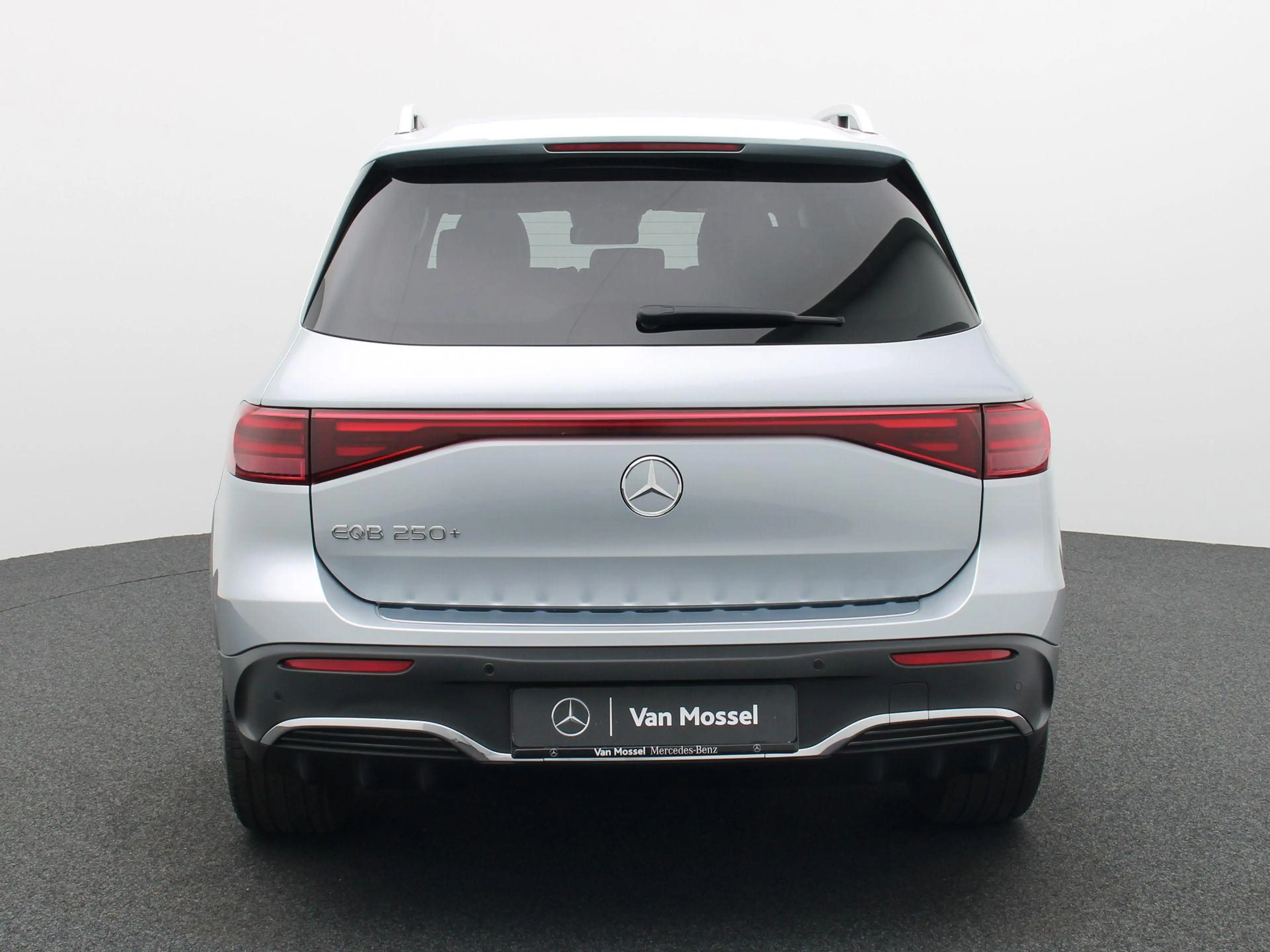 Mercedes-Benz EQB 250 250+ Business Star Edition + PANO DAK + BURMESTER — photo 5