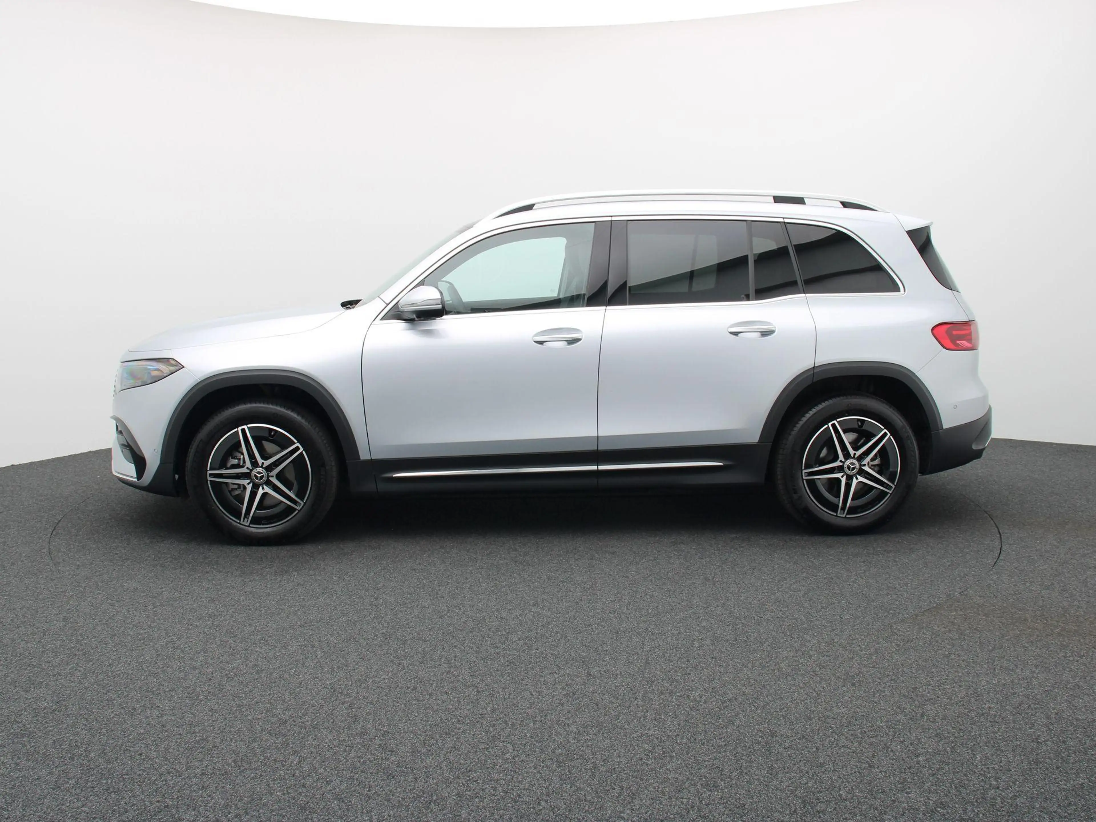 Mercedes-Benz EQB 250 250+ Business Star Edition + PANO DAK + BURMESTER — photo 4