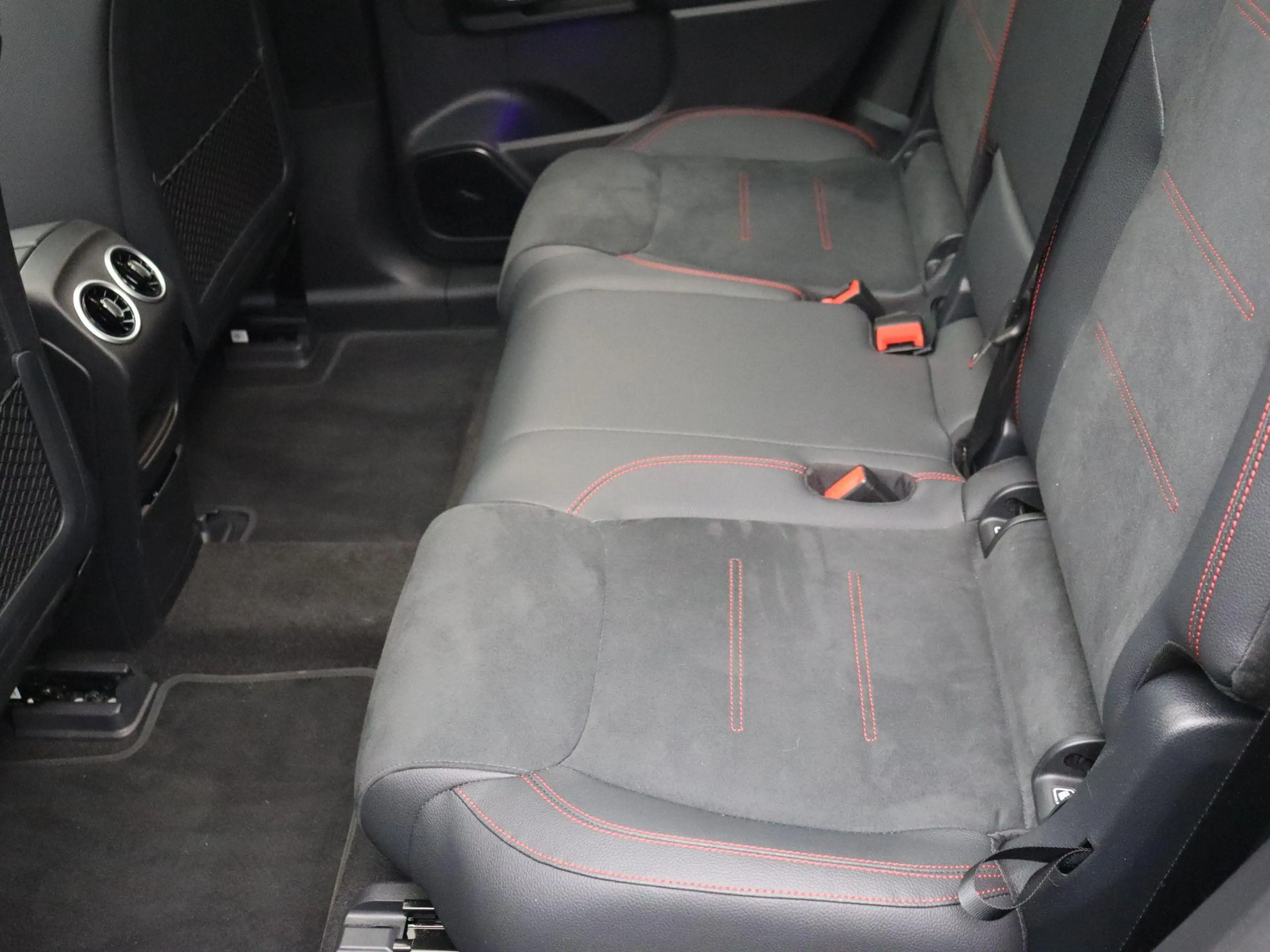 Mercedes-Benz EQB 250 250+ Business Star Edition + PANO DAK + BURMESTER — photo 15