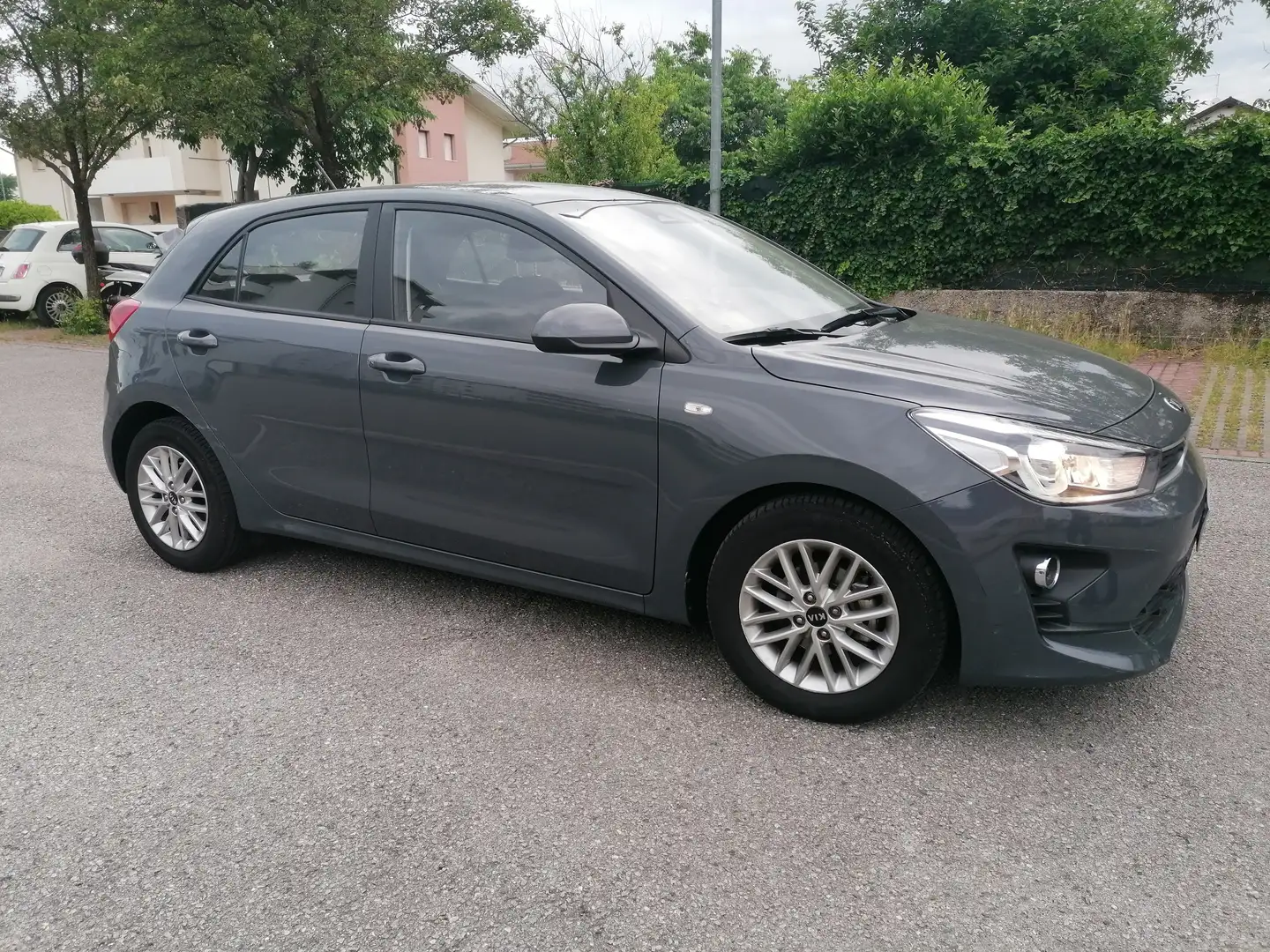 Kia Rio Rio 1.2 dpi Style 84cv Gris - 1