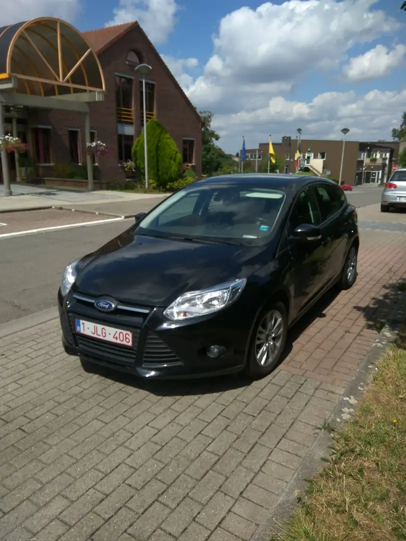 Ford Focus 1.0 EcoBoost ECOnetic Tech. Trend Zwart - 2