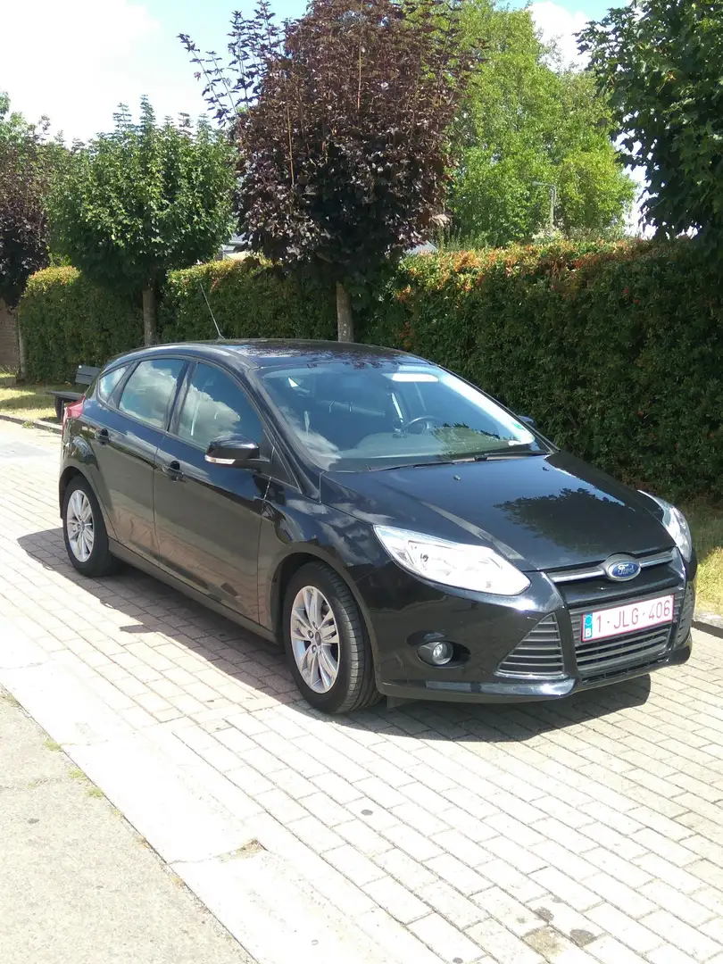Ford Focus 1.0 EcoBoost ECOnetic Tech. Trend Zwart - 1