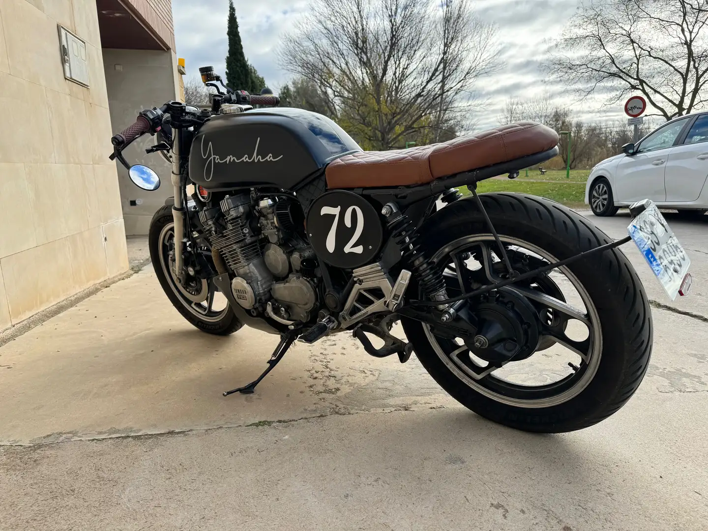 Yamaha XJ 900 Café Race Negro - 2