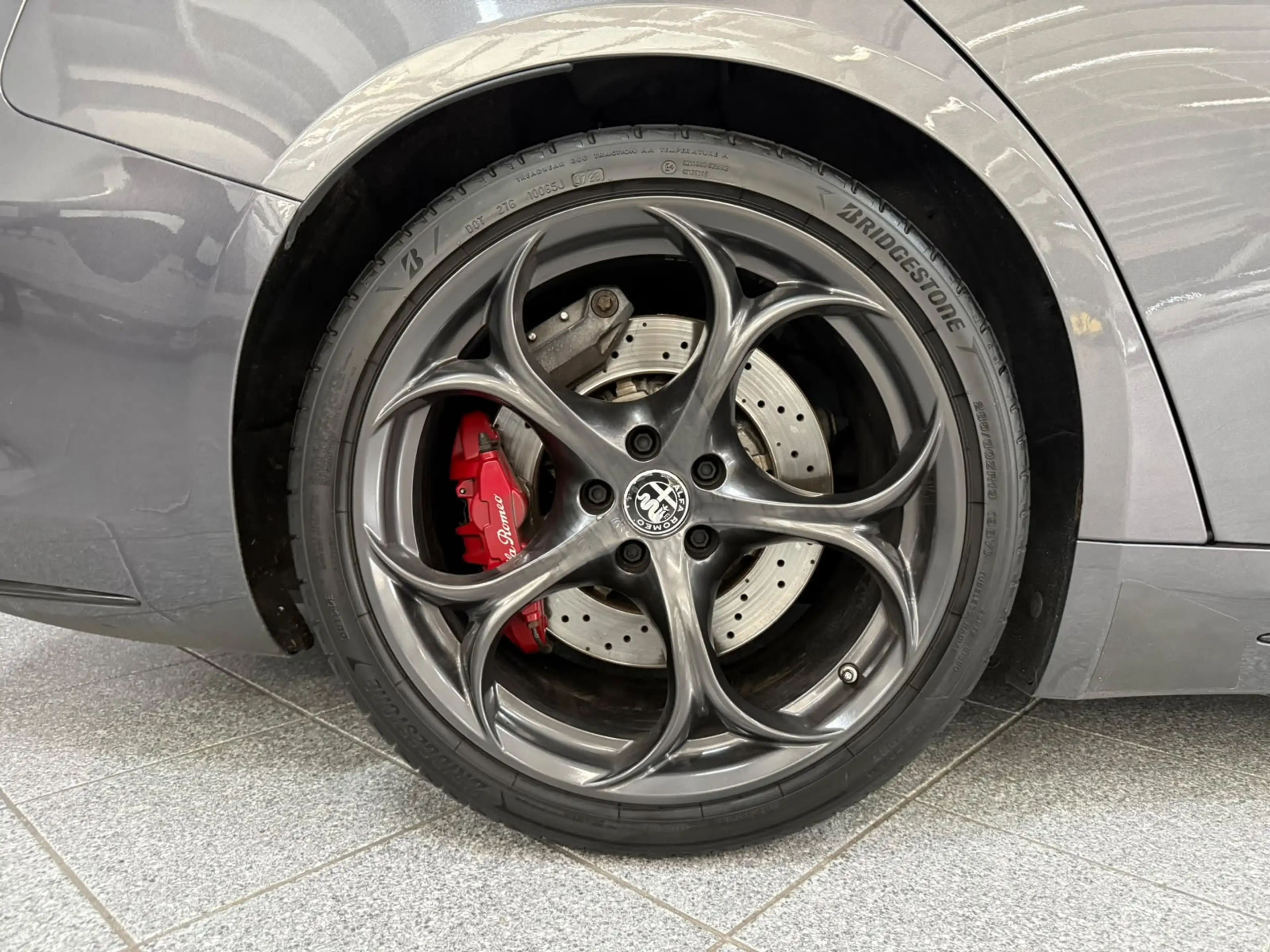 Alfa Romeo Giulia 2.9 V6 Quadrifoglio Carbon — photo 8