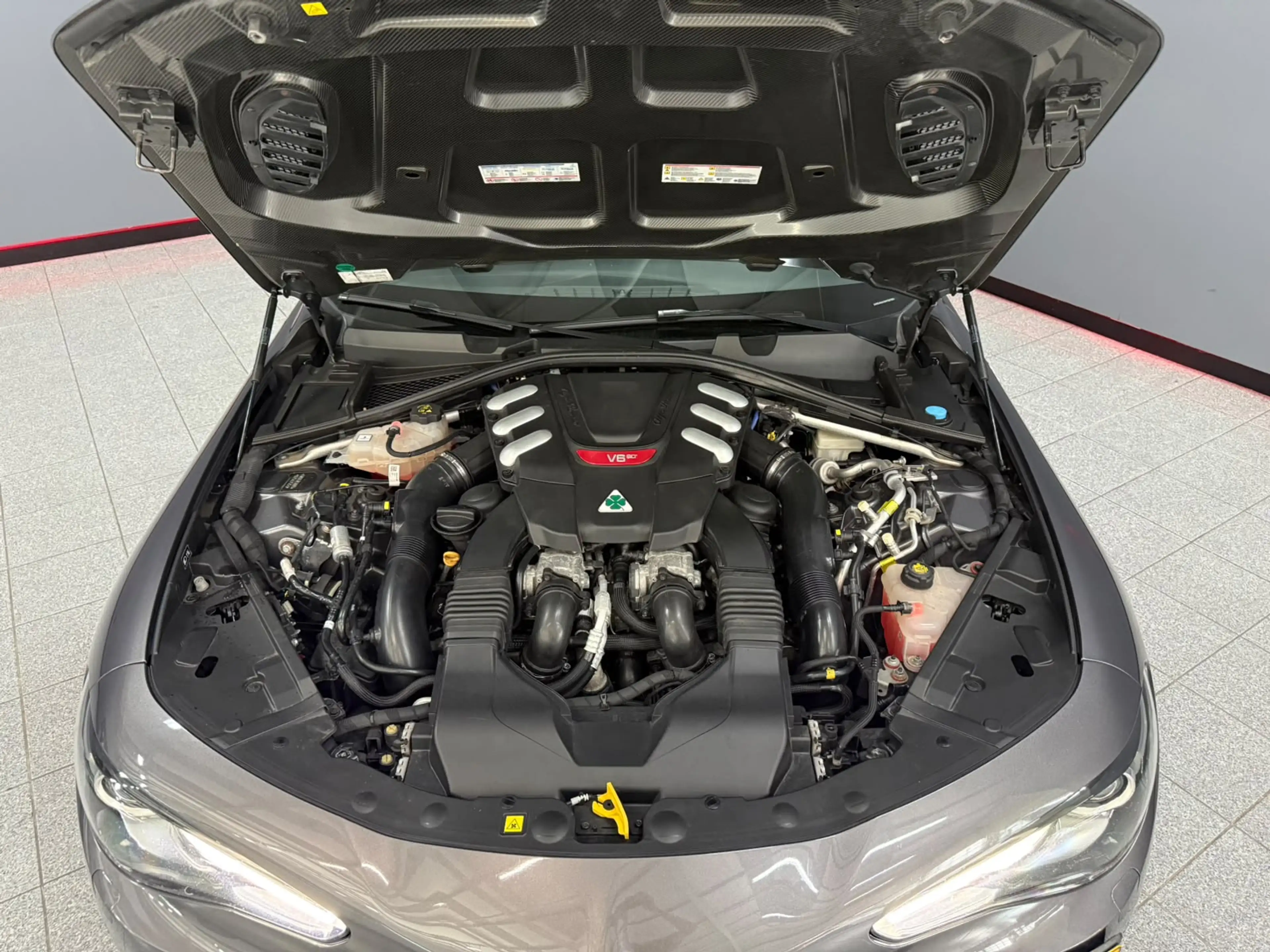 Alfa Romeo Giulia 2.9 V6 Quadrifoglio Carbon — photo 3