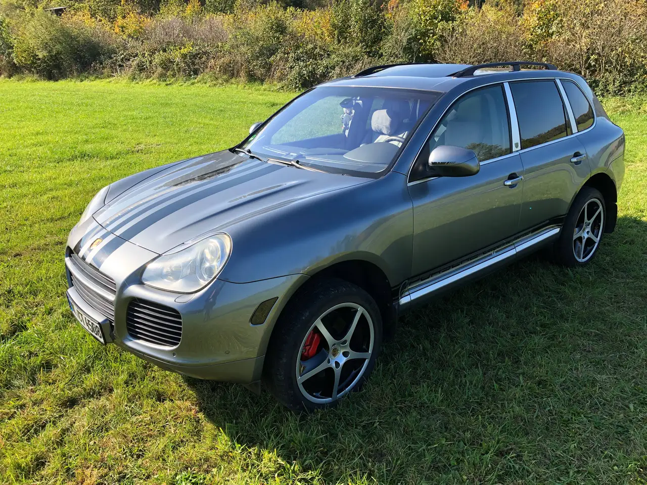 2003 Porsche Cayenne Cayenne Turbo, photograph 3