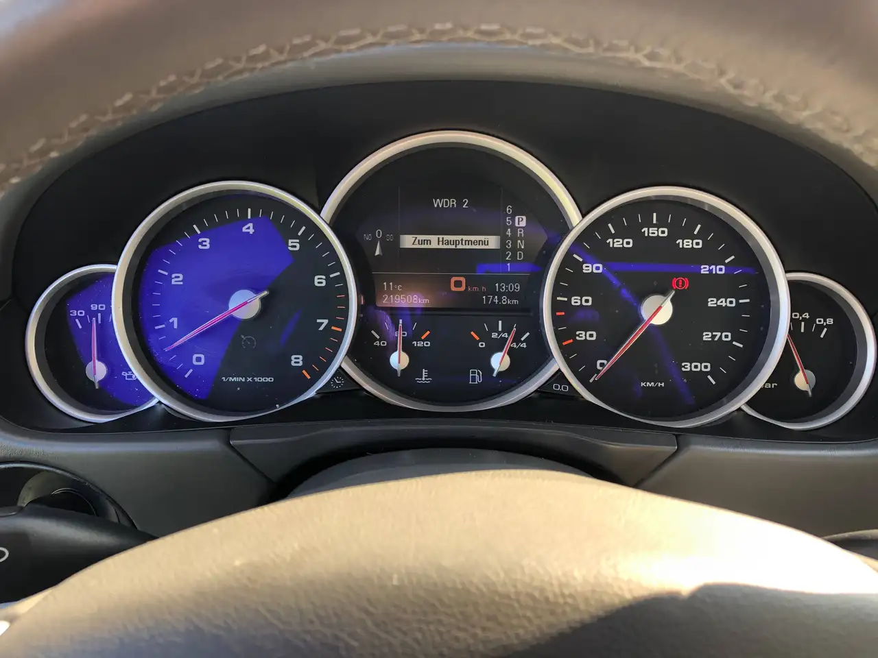2003 Porsche Cayenne Cayenne Turbo, photograph 4