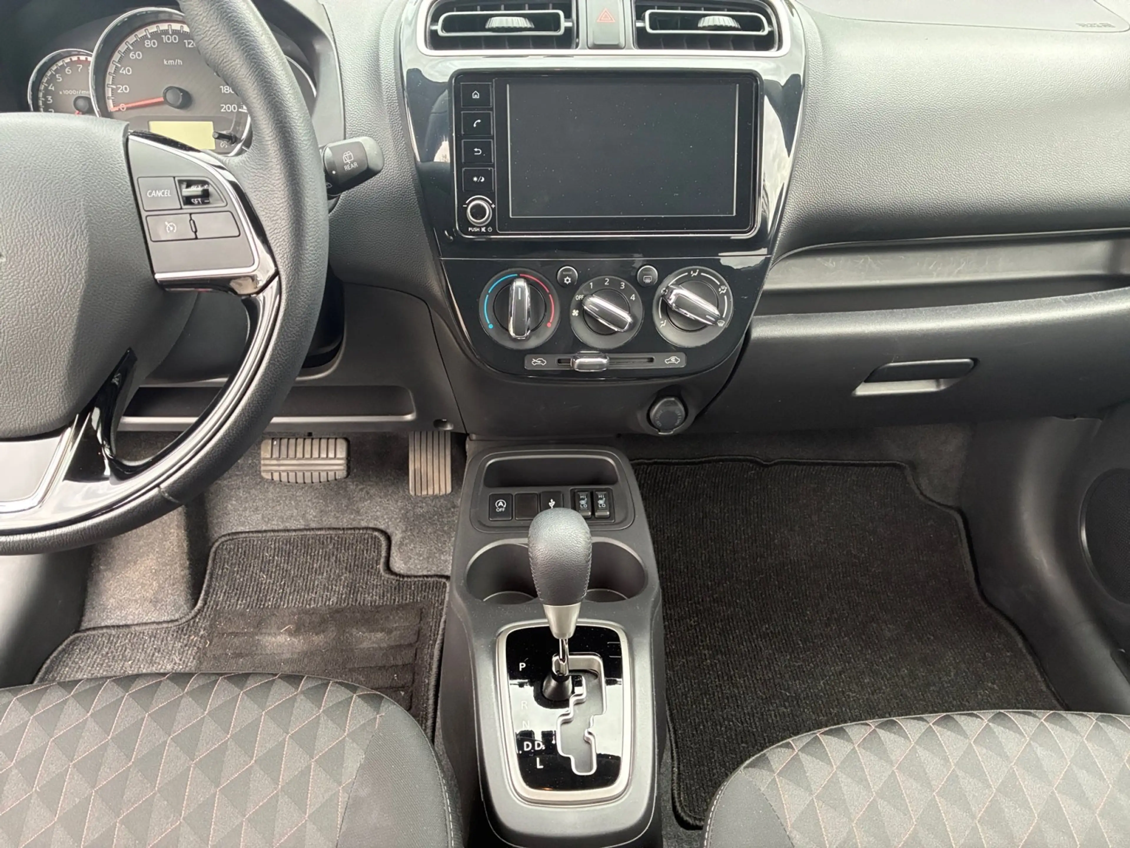 Mitsubishi Space Star Select+ 1.2 MIVEC CVT Tempomat Klima — photo 9