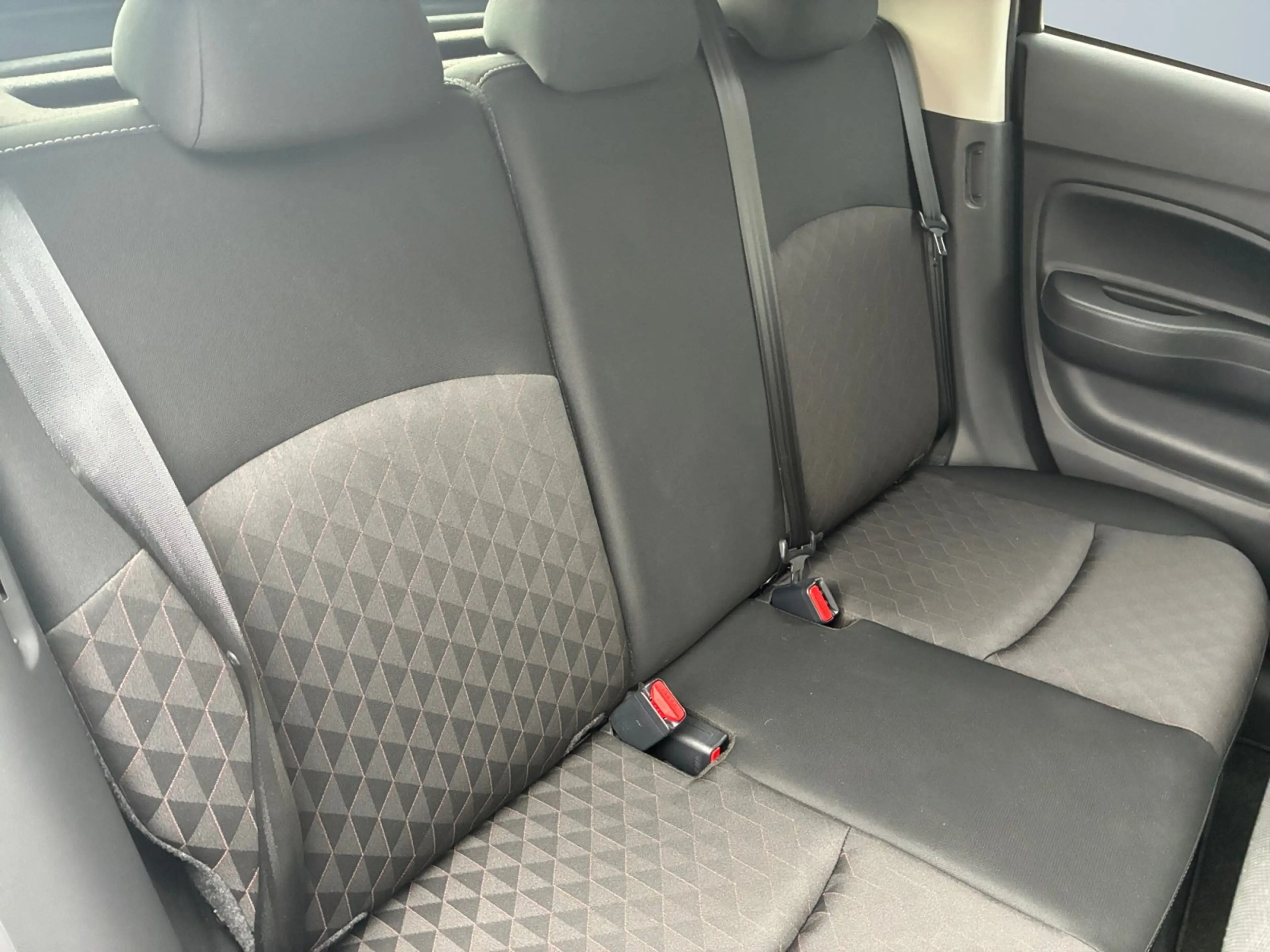 Mitsubishi Space Star Select+ 1.2 MIVEC CVT Tempomat Klima — photo 11