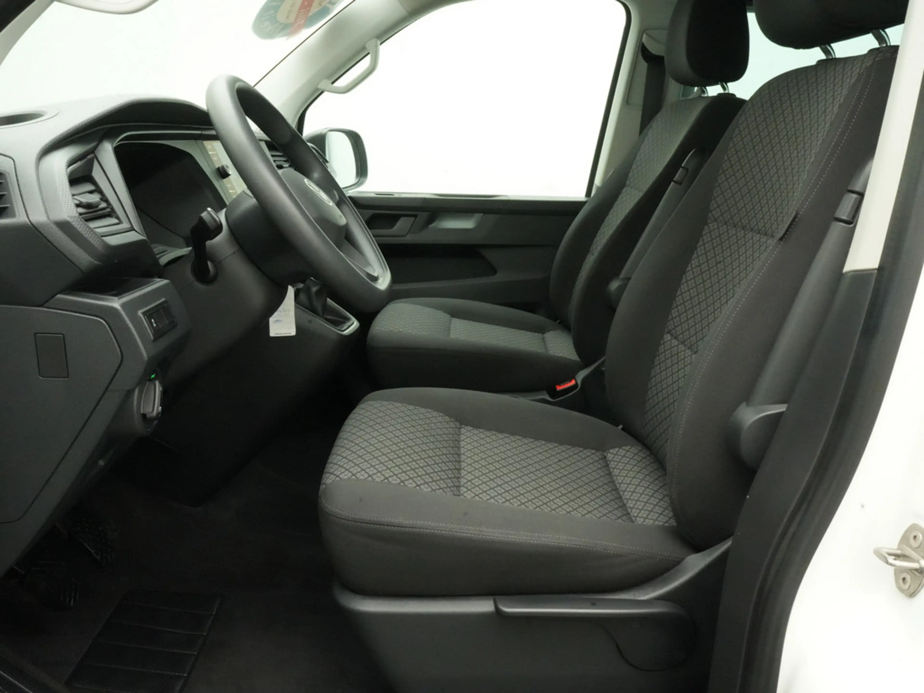 Volkswagen T6.1 Multivan Family 7 SITZER CARPLAY AHK KAM — photo 11