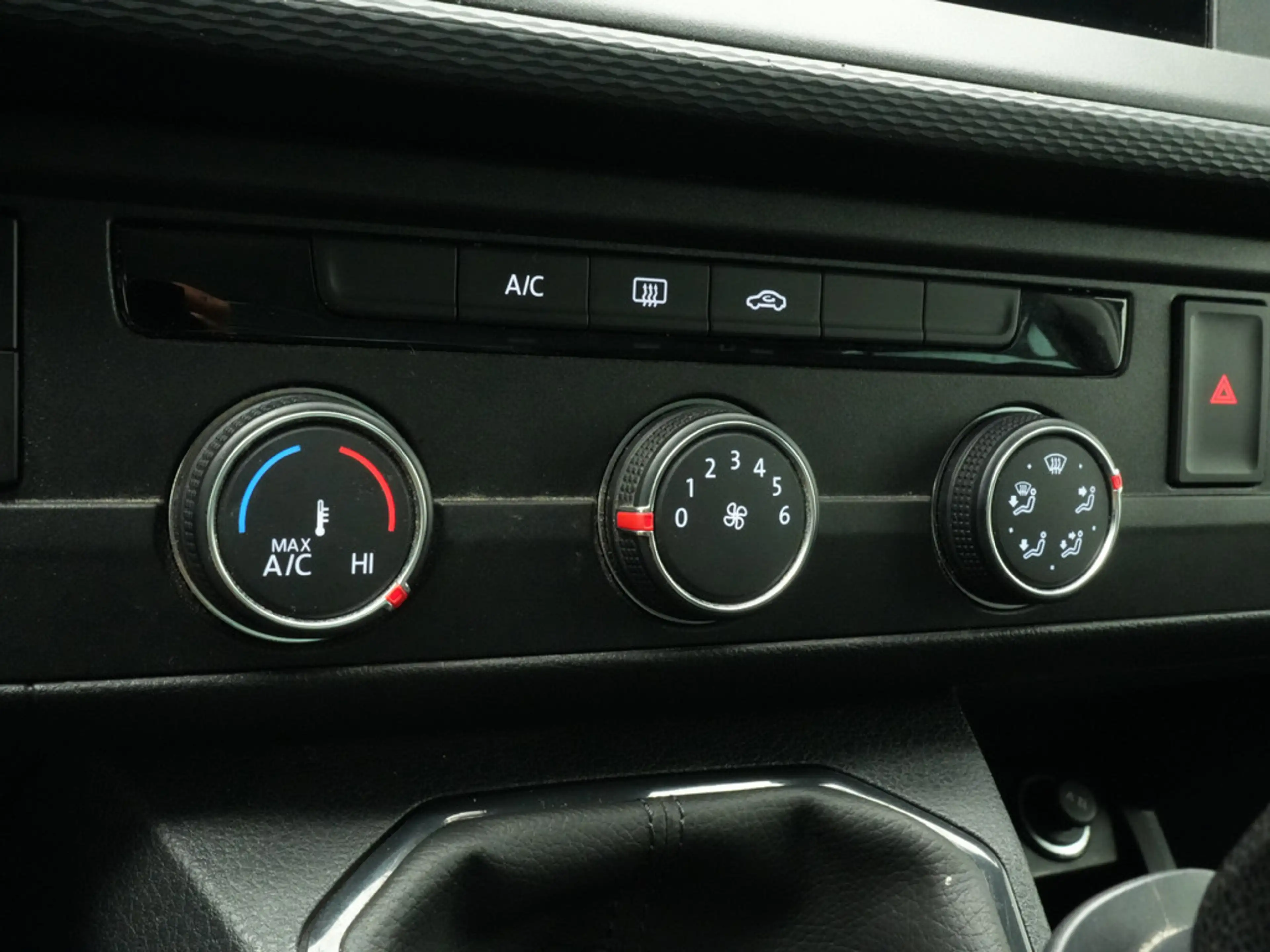 Volkswagen T6.1 Multivan Family 7 SITZER CARPLAY AHK KAM — photo 15