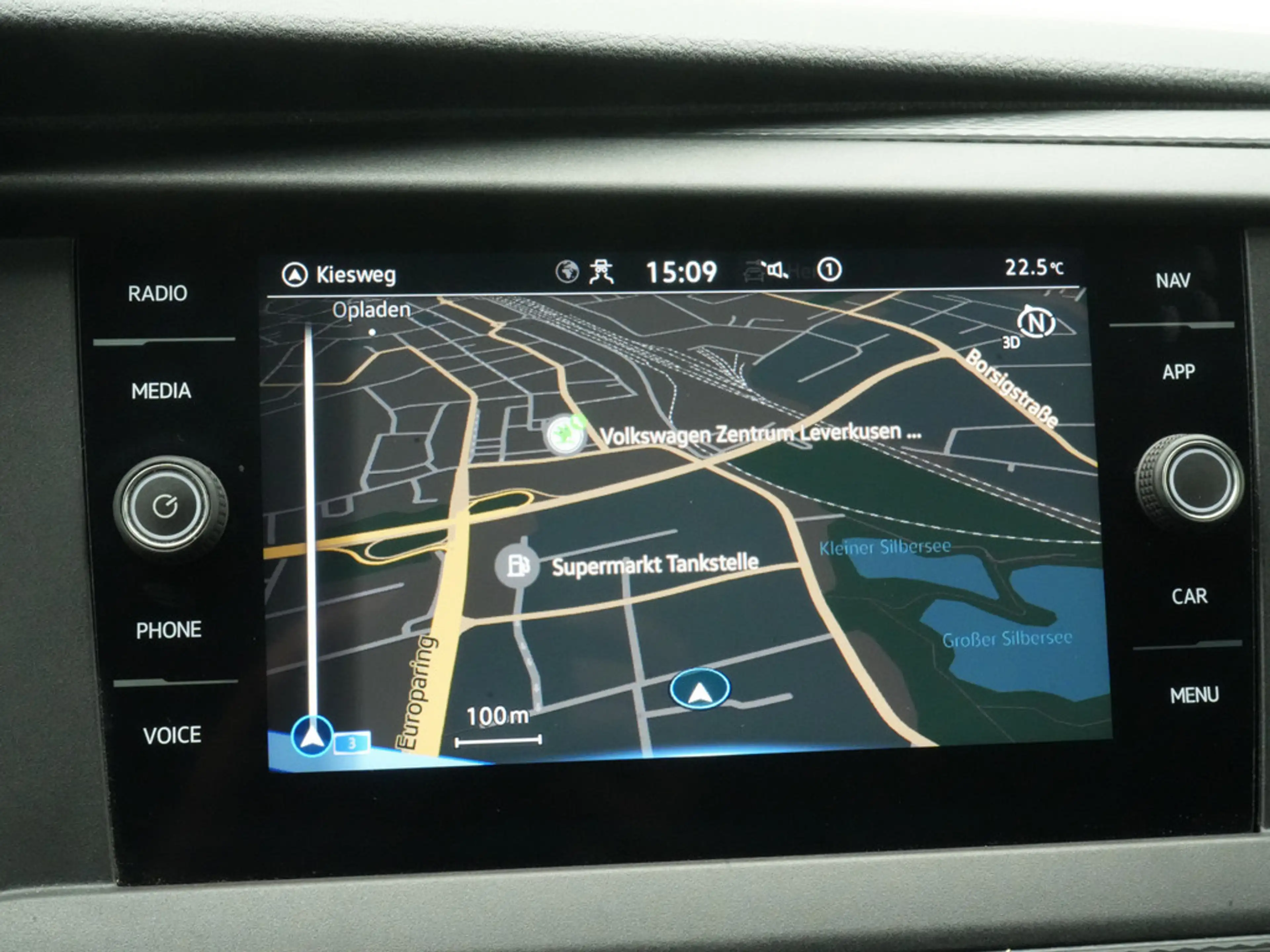 Volkswagen T6.1 Multivan Family 7 SITZER CARPLAY AHK KAM — photo 7