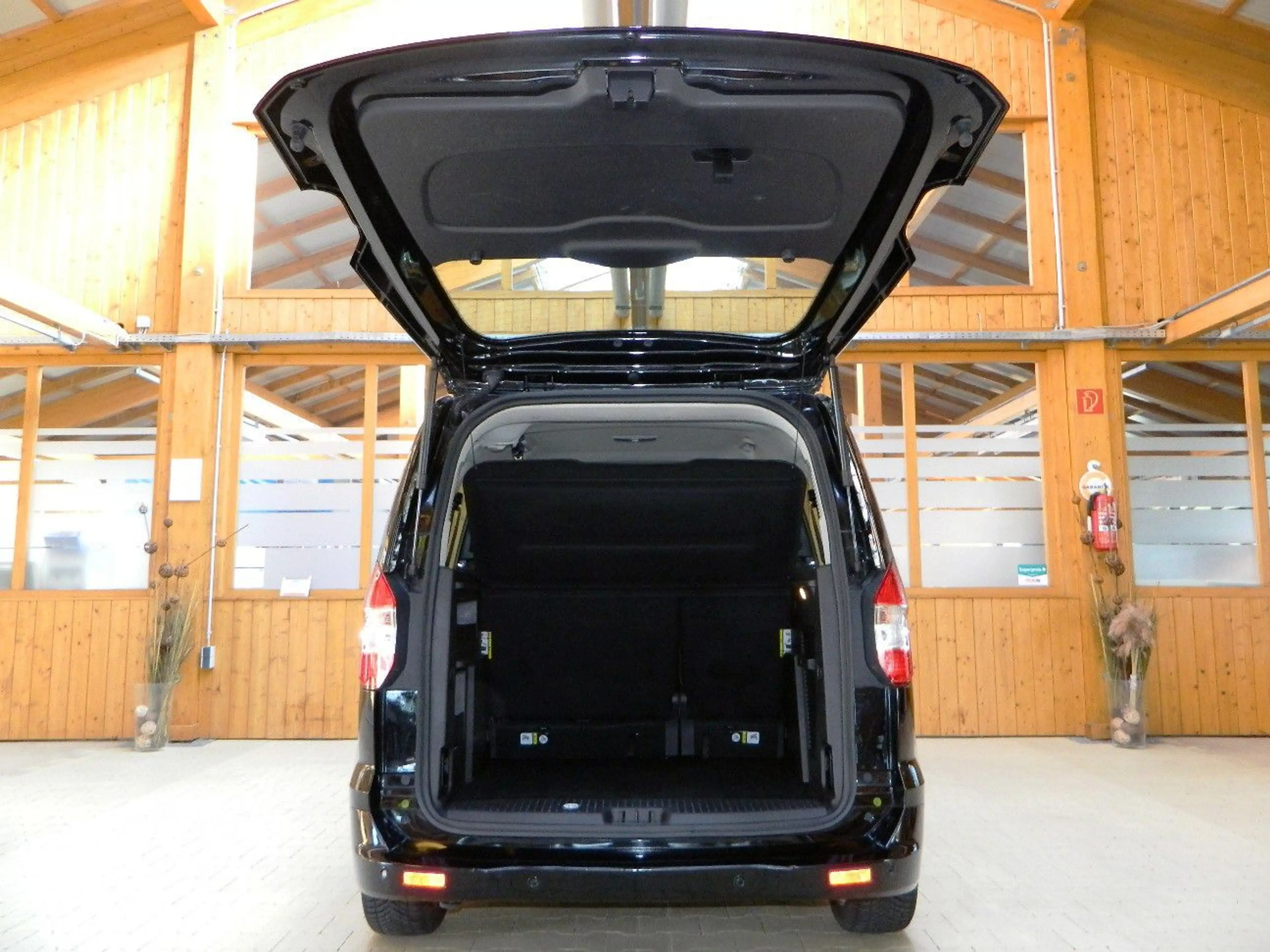 Ford Tourneo Courier Kombi 1.5 TDCi Trend/DAB/Klima/L — photo 14