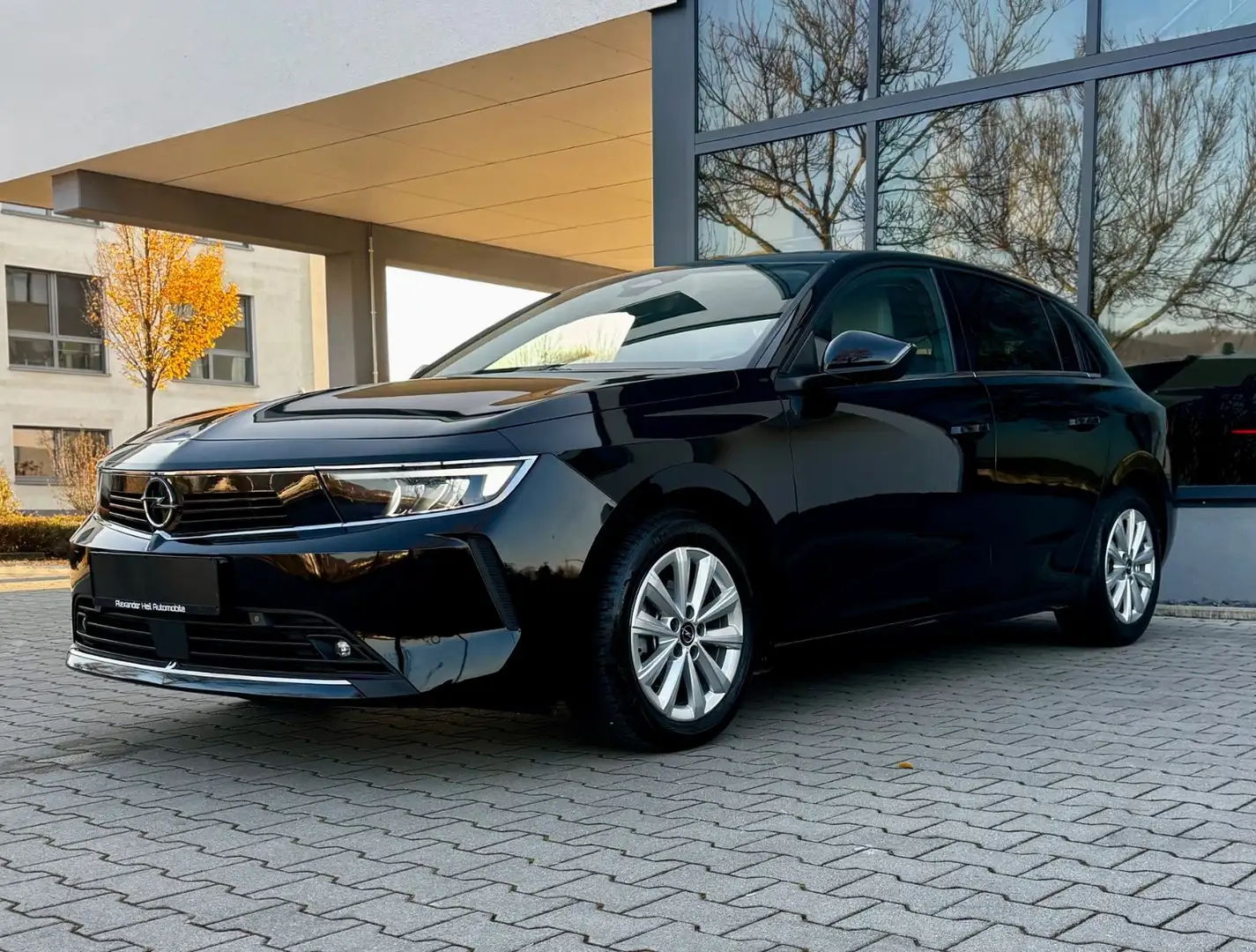 Opel Astra Elegan*1.HD*WENIG KM*LED*SHZ*APPLE*PDC*KAM Schwarz - 1