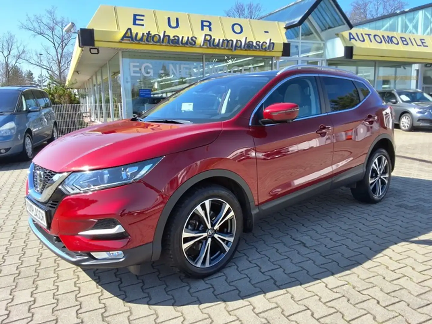 Nissan Qashqai N-Connecta Navi Kamera Around Vievew Sitzheiz. Ass Rood - 1