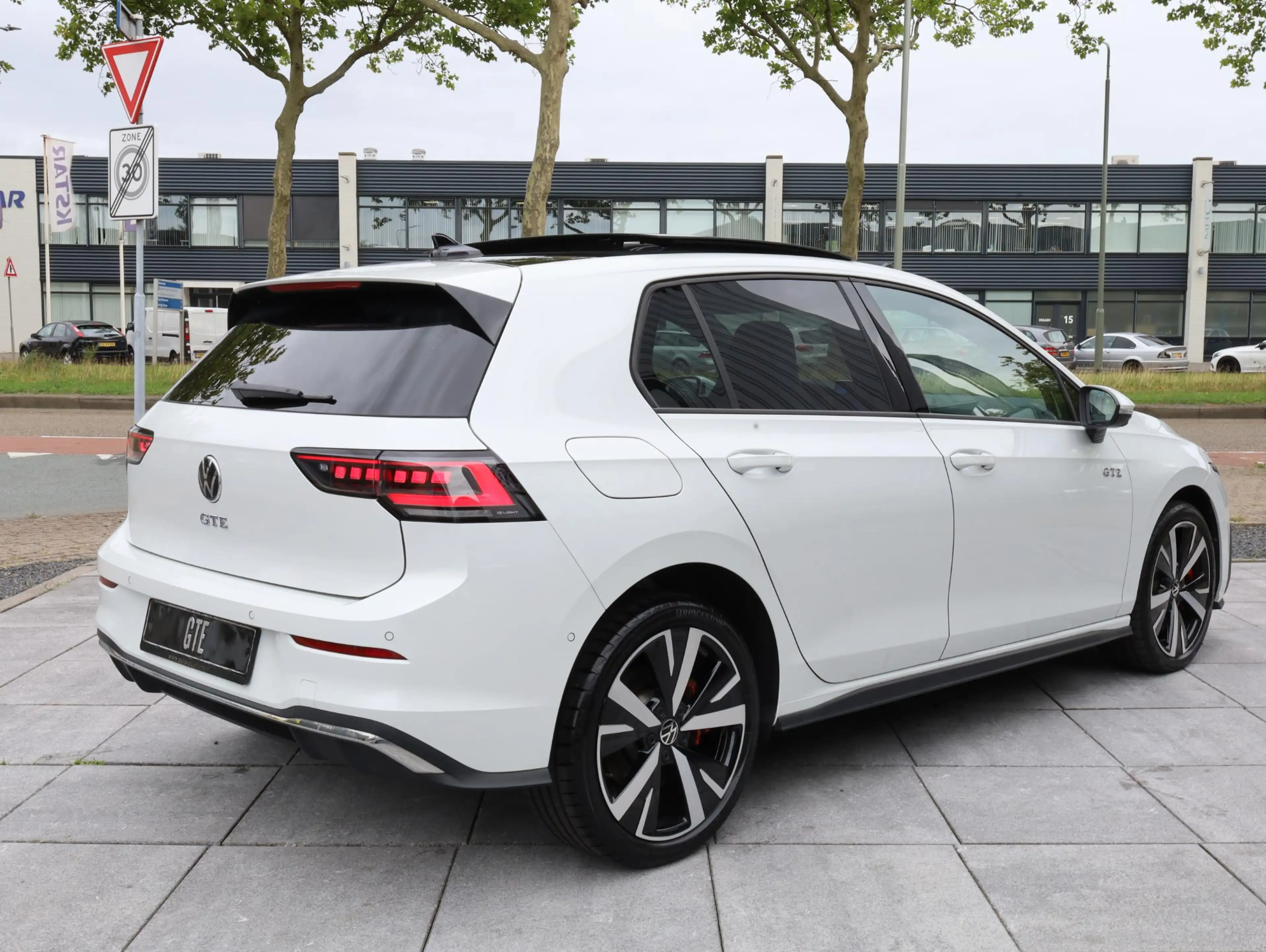 Volkswagen Golf GTE 1.5 eHybrid 272PK | Panodak | Leer | 360° | Garant — photo 27