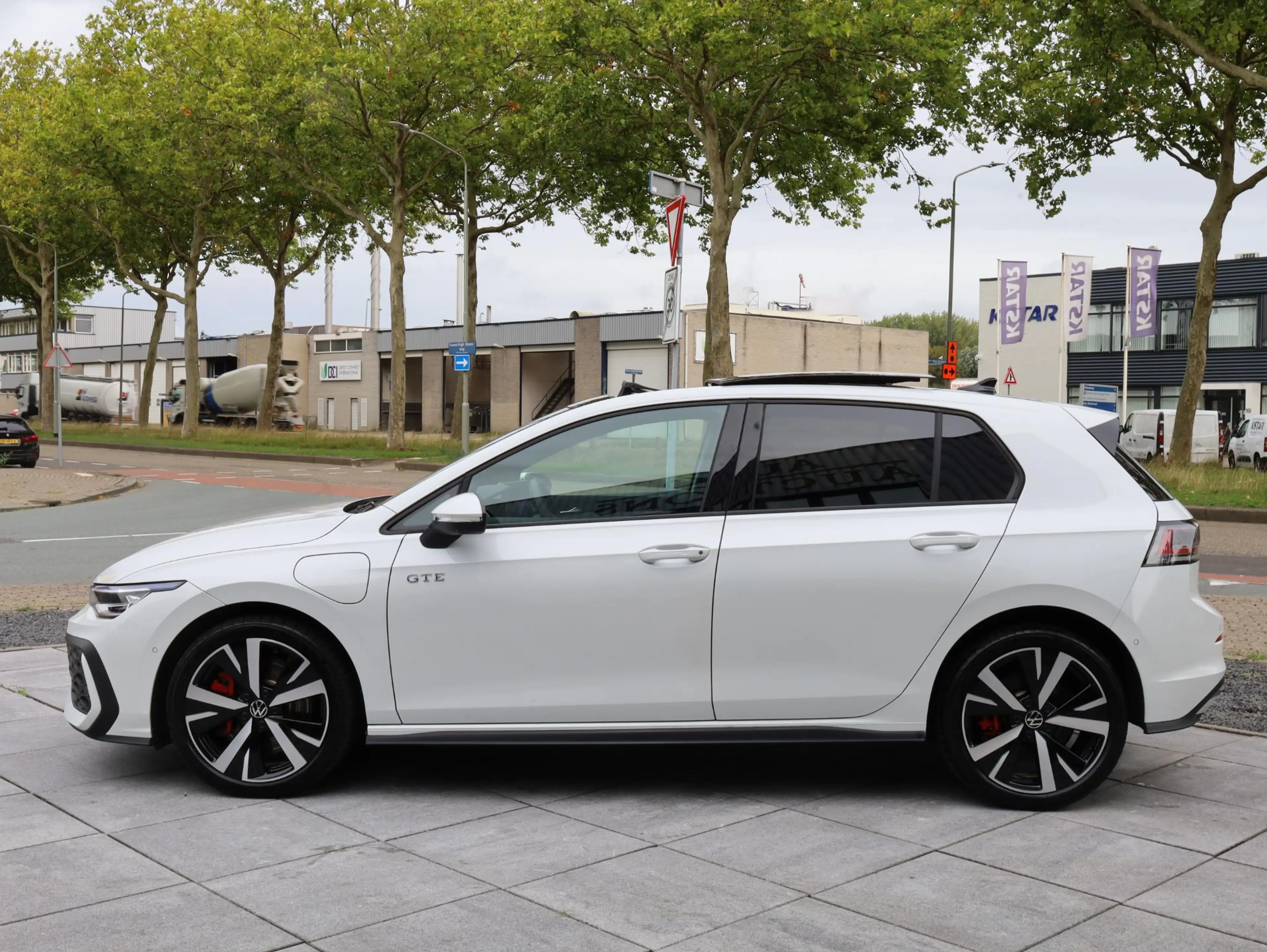 Volkswagen Golf GTE 1.5 eHybrid 272PK | Panodak | Leer | 360° | Garant — photo 2