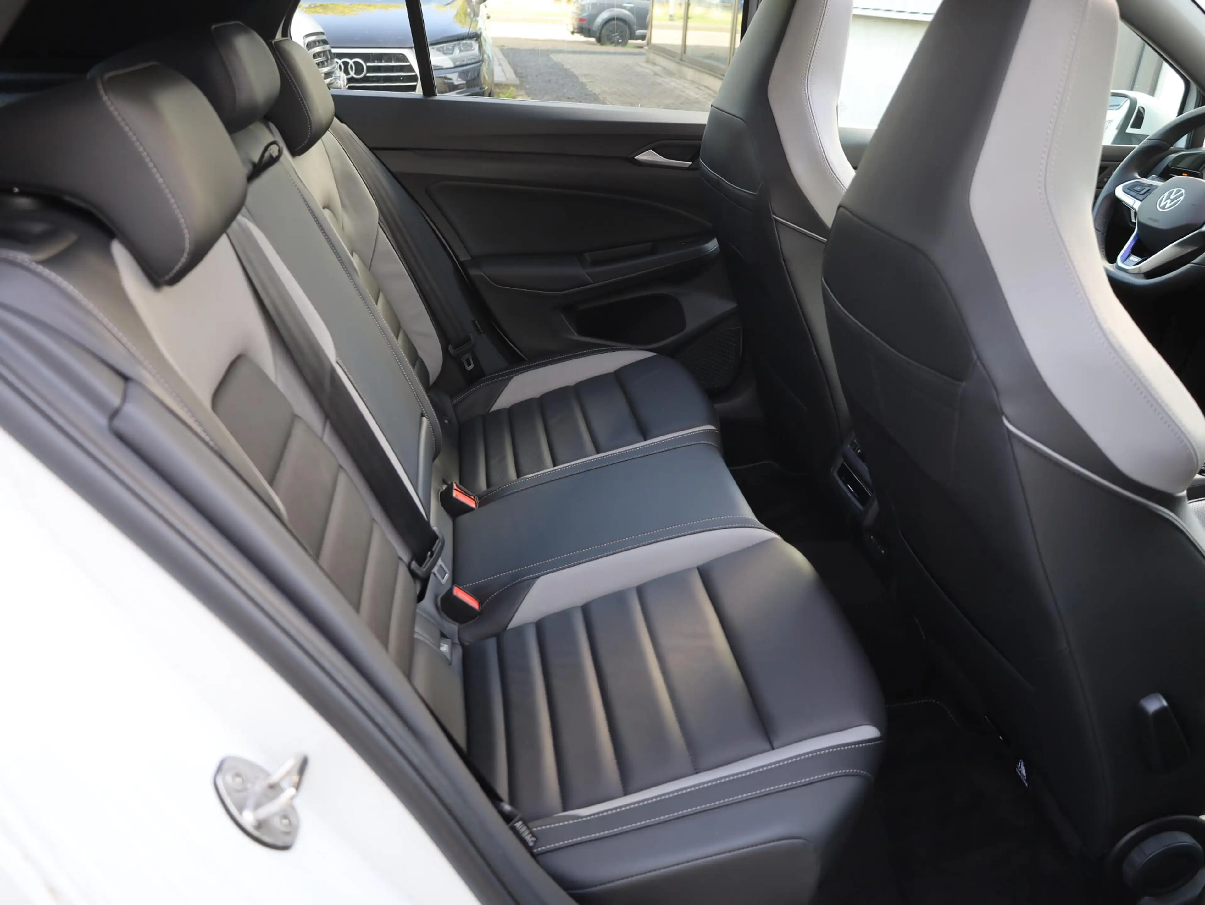 Volkswagen Golf GTE 1.5 eHybrid 272PK | Panodak | Leer | 360° | Garant — photo 43