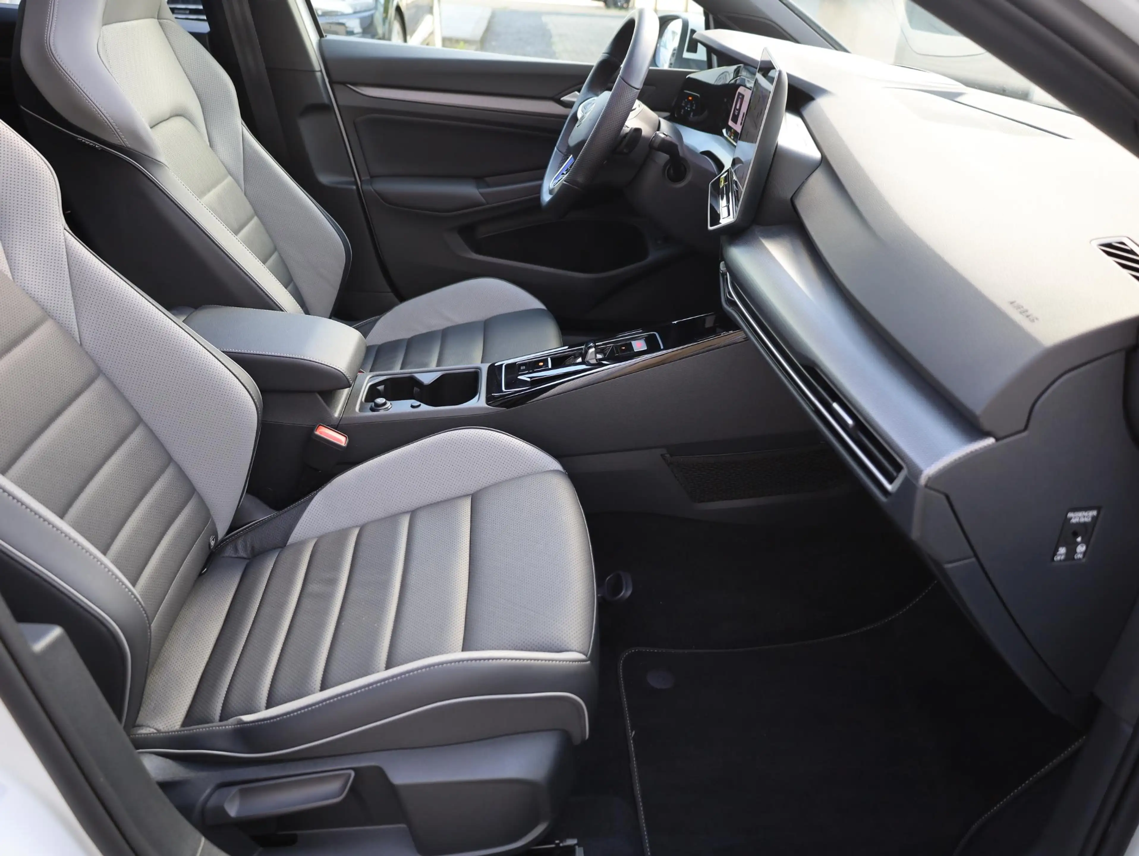 Volkswagen Golf GTE 1.5 eHybrid 272PK | Panodak | Leer | 360° | Garant — photo 44
