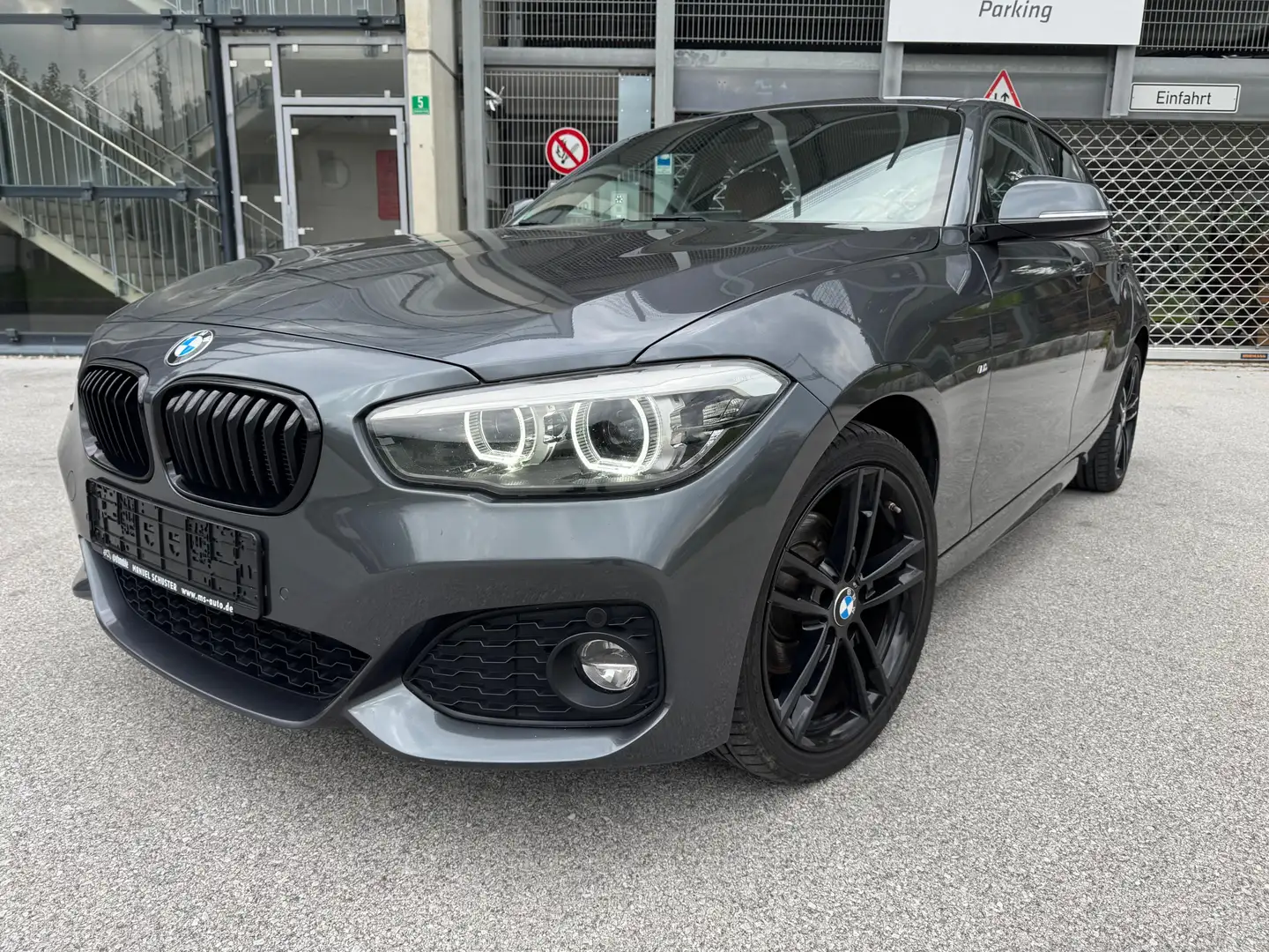BMW 120 d xDrive M-Sport|Leder|LED|PDC|GRA|18 Grau - 1