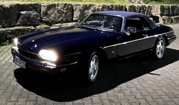 V12 Automatik 2+2 Convertible