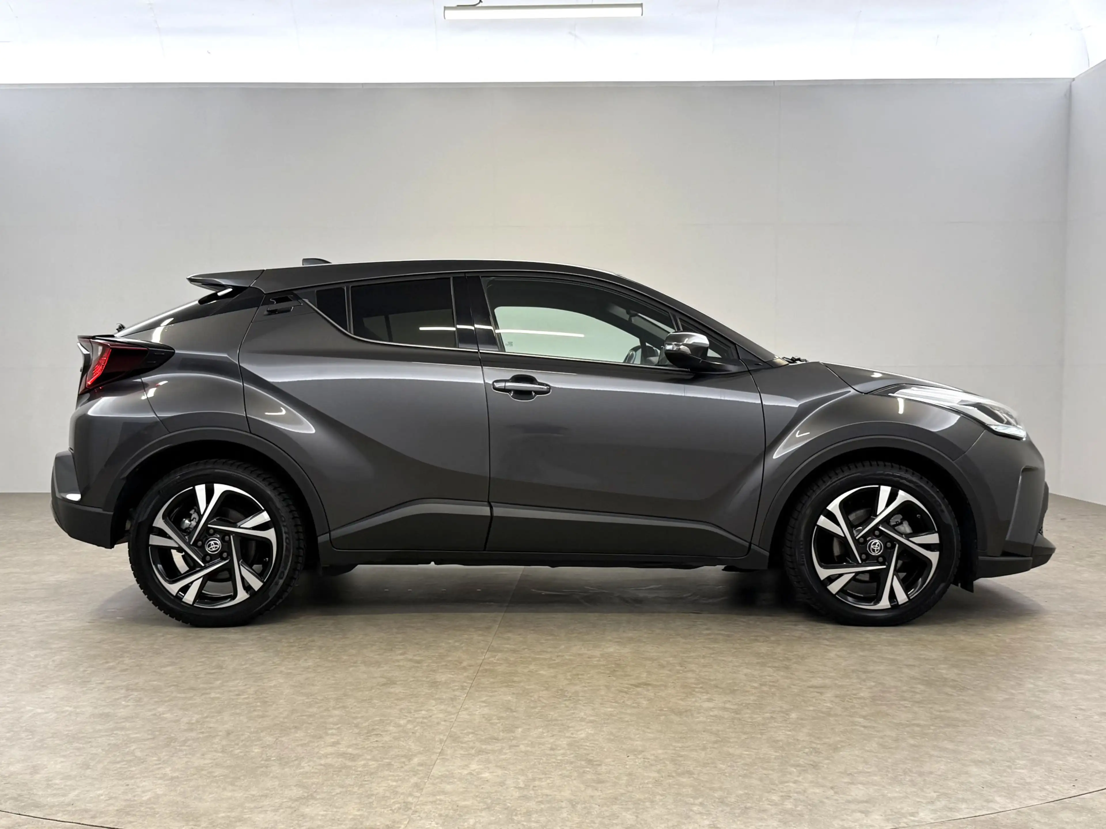 Toyota C-HR 2.0 Hybrid Style | Camera | Carplay | Cruise | LED — photo 9