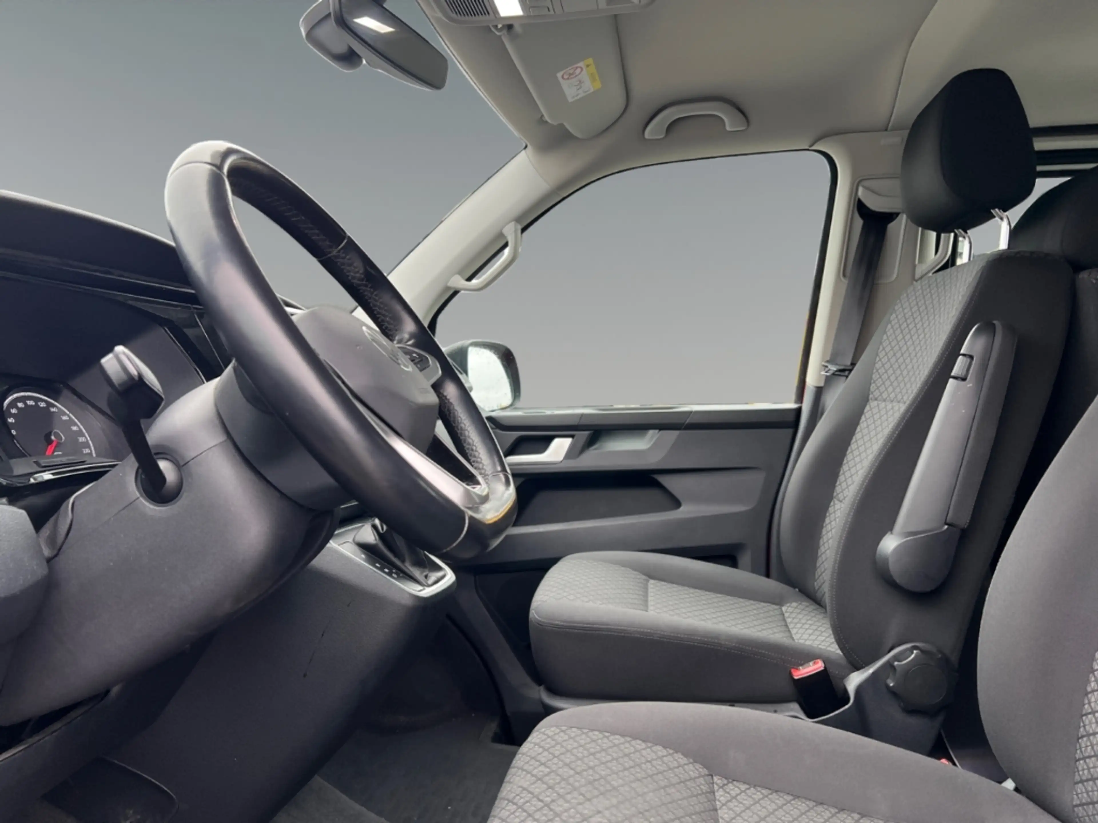Volkswagen T6.1 Multivan 4MOTION Navi Kamera AHK Standheizung — photo 7