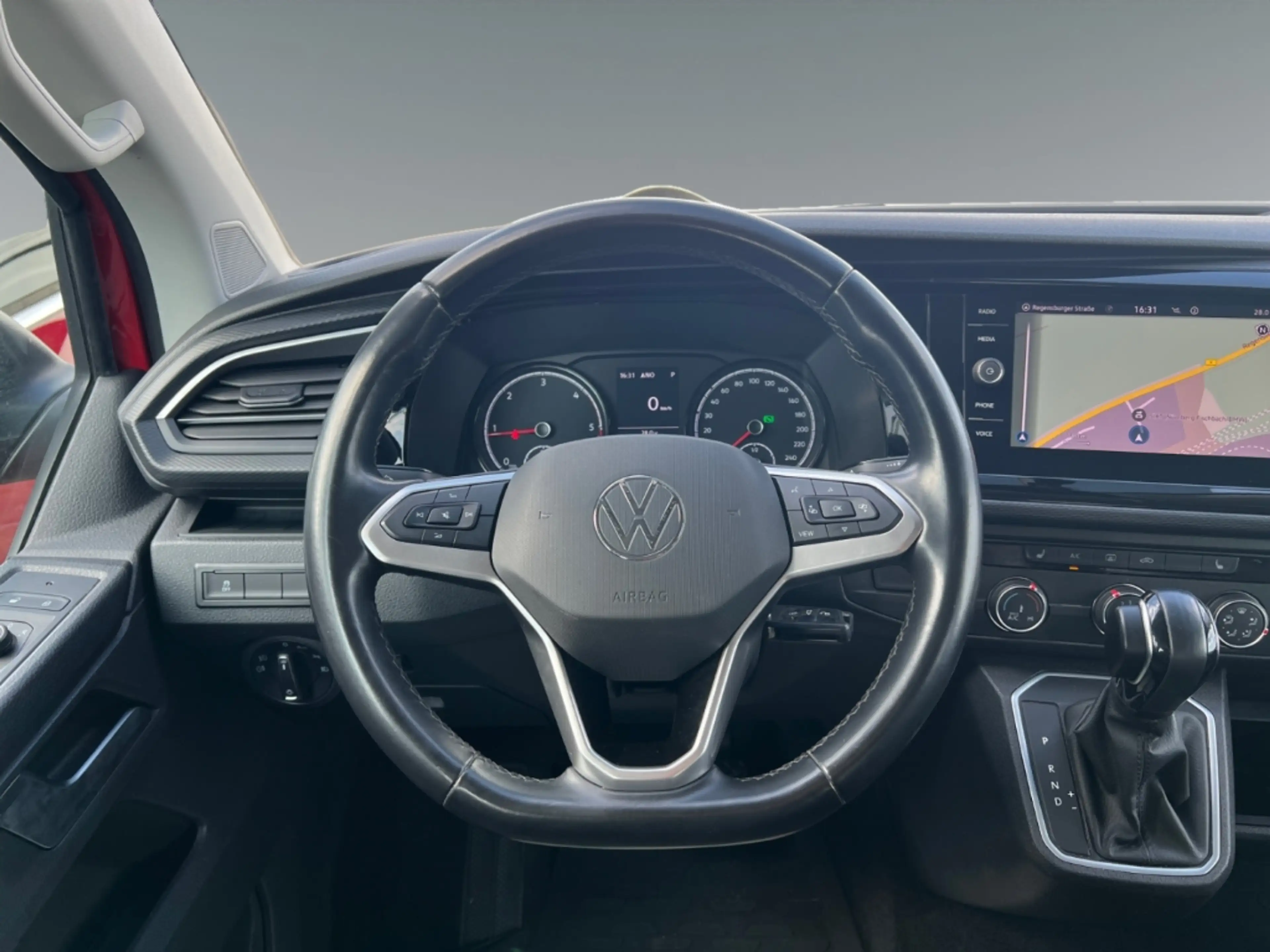 Volkswagen T6.1 Multivan 4MOTION Navi Kamera AHK Standheizung — photo 3