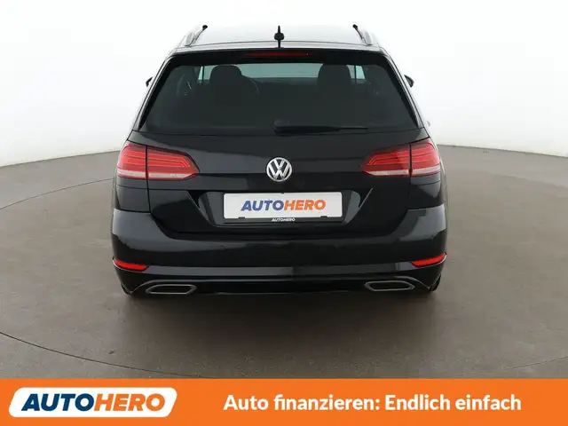 Volkswagen Golf view 5