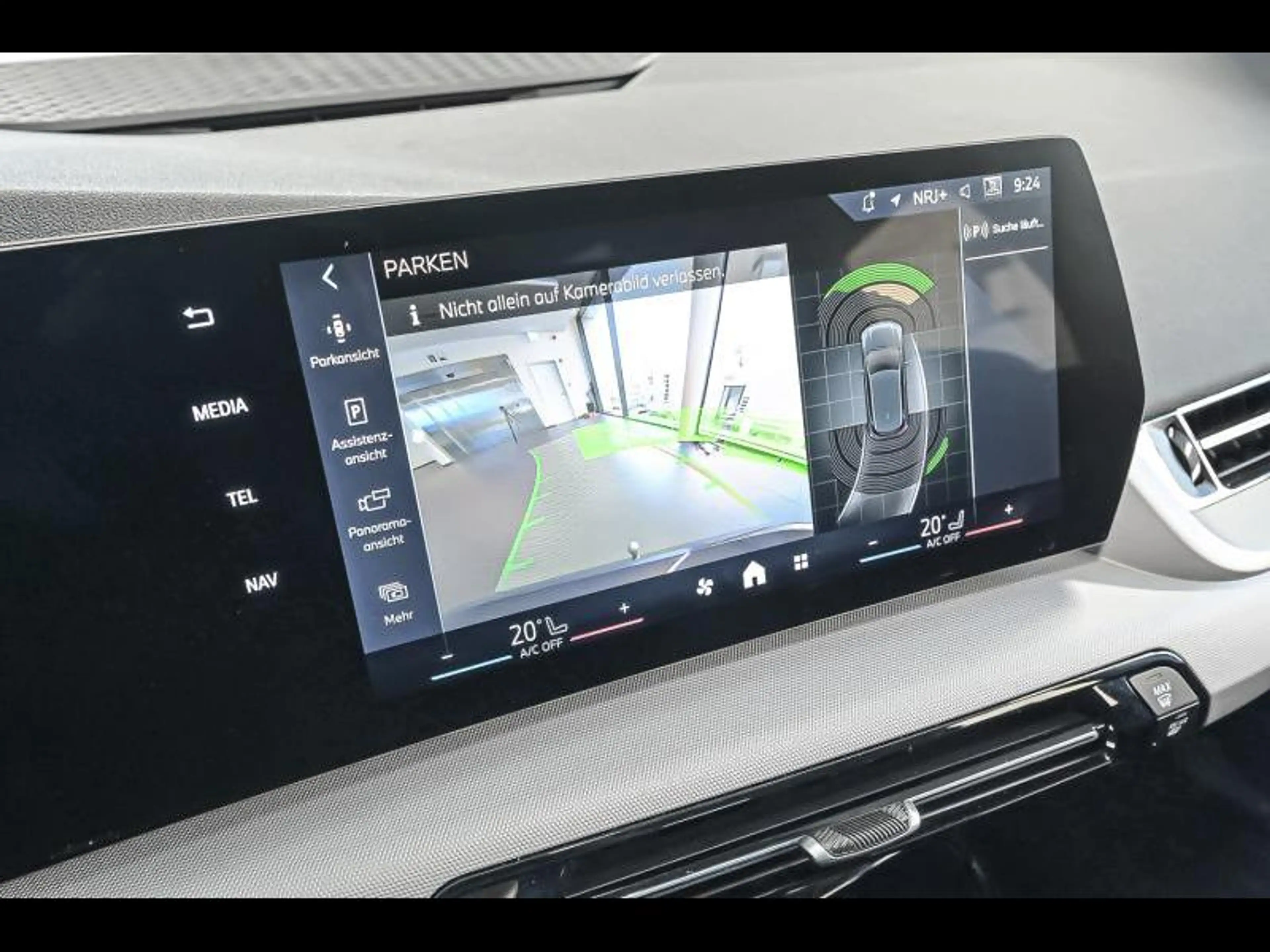 BMW 216 i Active Tourer — photo 15