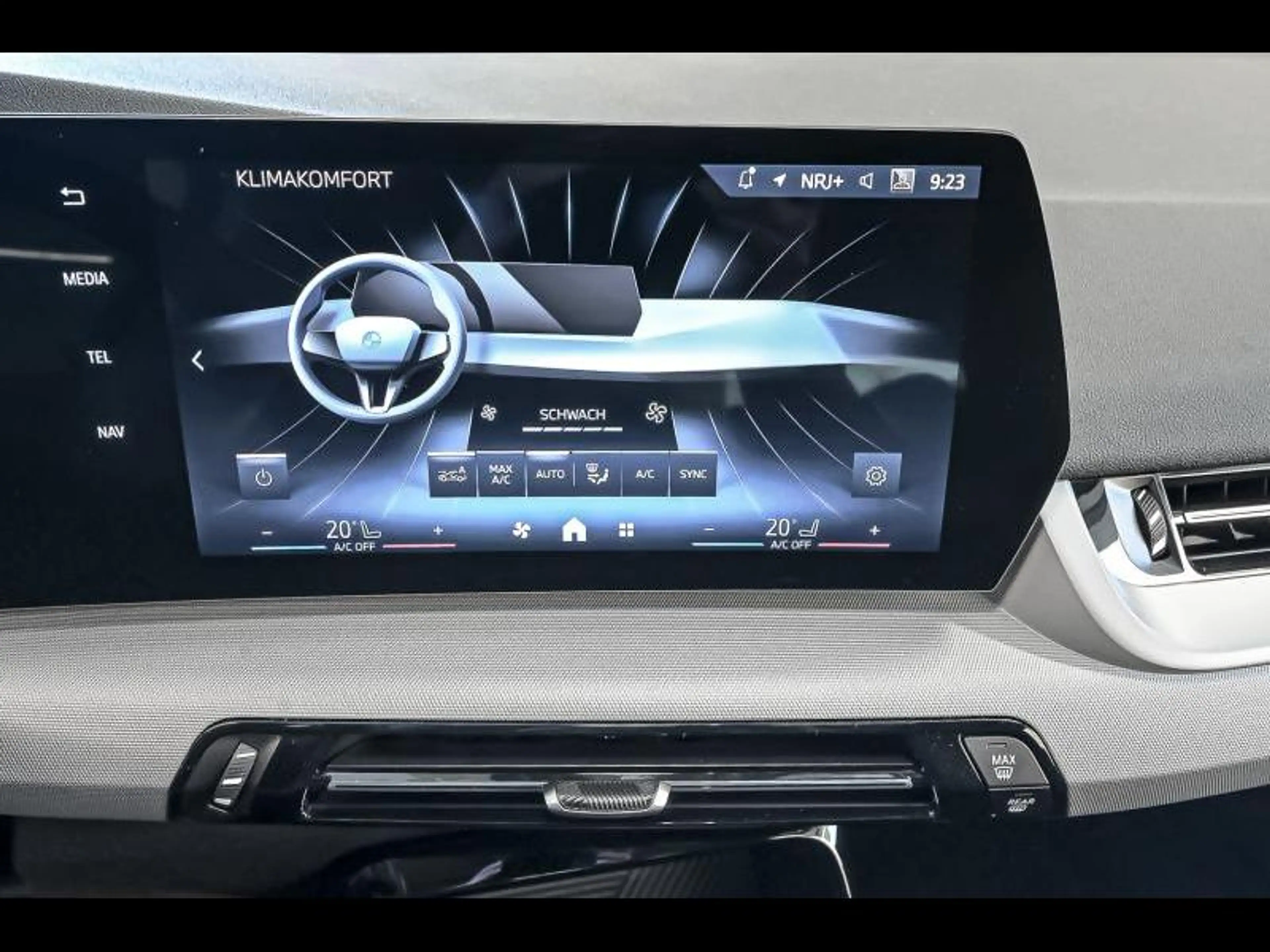 BMW 216 i Active Tourer — photo 12