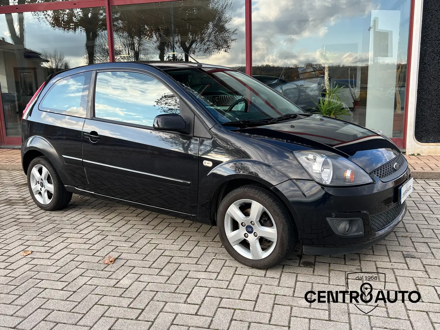 Ford Fiesta 3p 1.2 Titanium Noir - 2