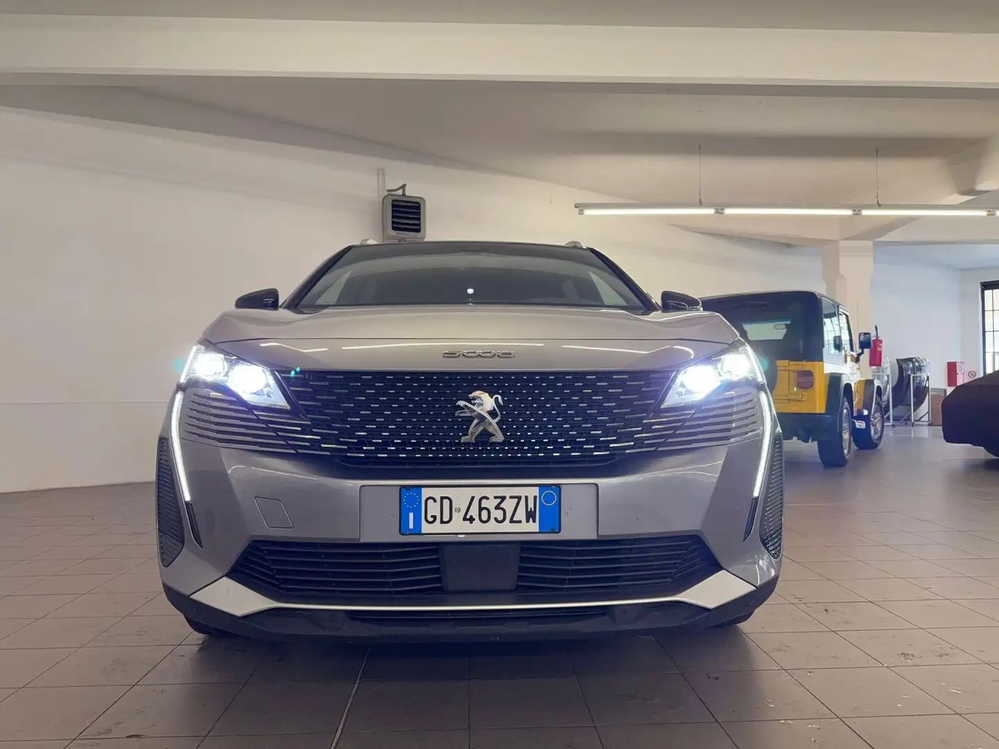 Peugeot 5008 5008 BlueHDi 130 S&S GT Grijs - 2