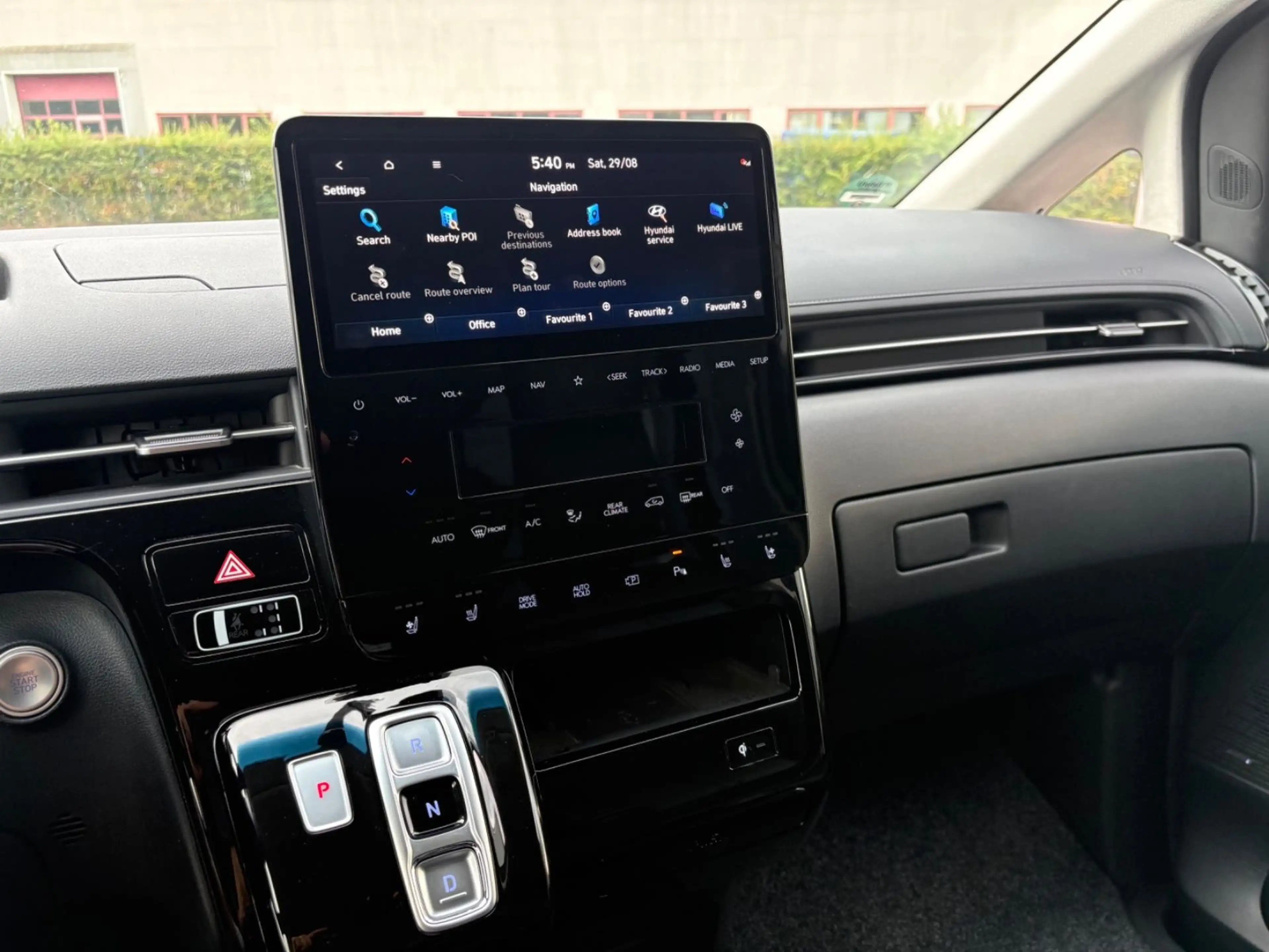 Hyundai STARIA Signature 4WD Autom Navi Leder — photo 13