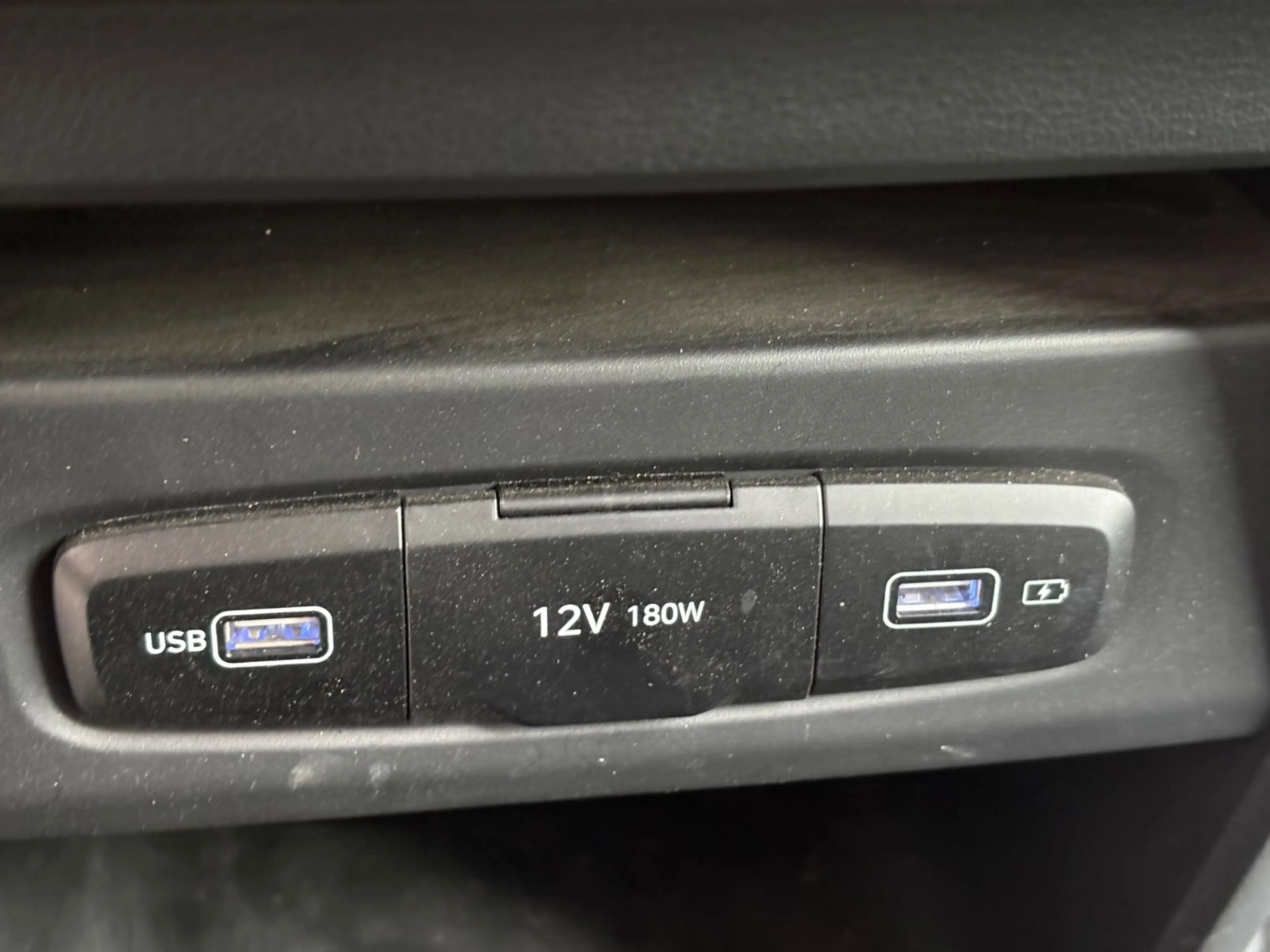 Hyundai STARIA Signature 4WD Autom Navi Leder — photo 15