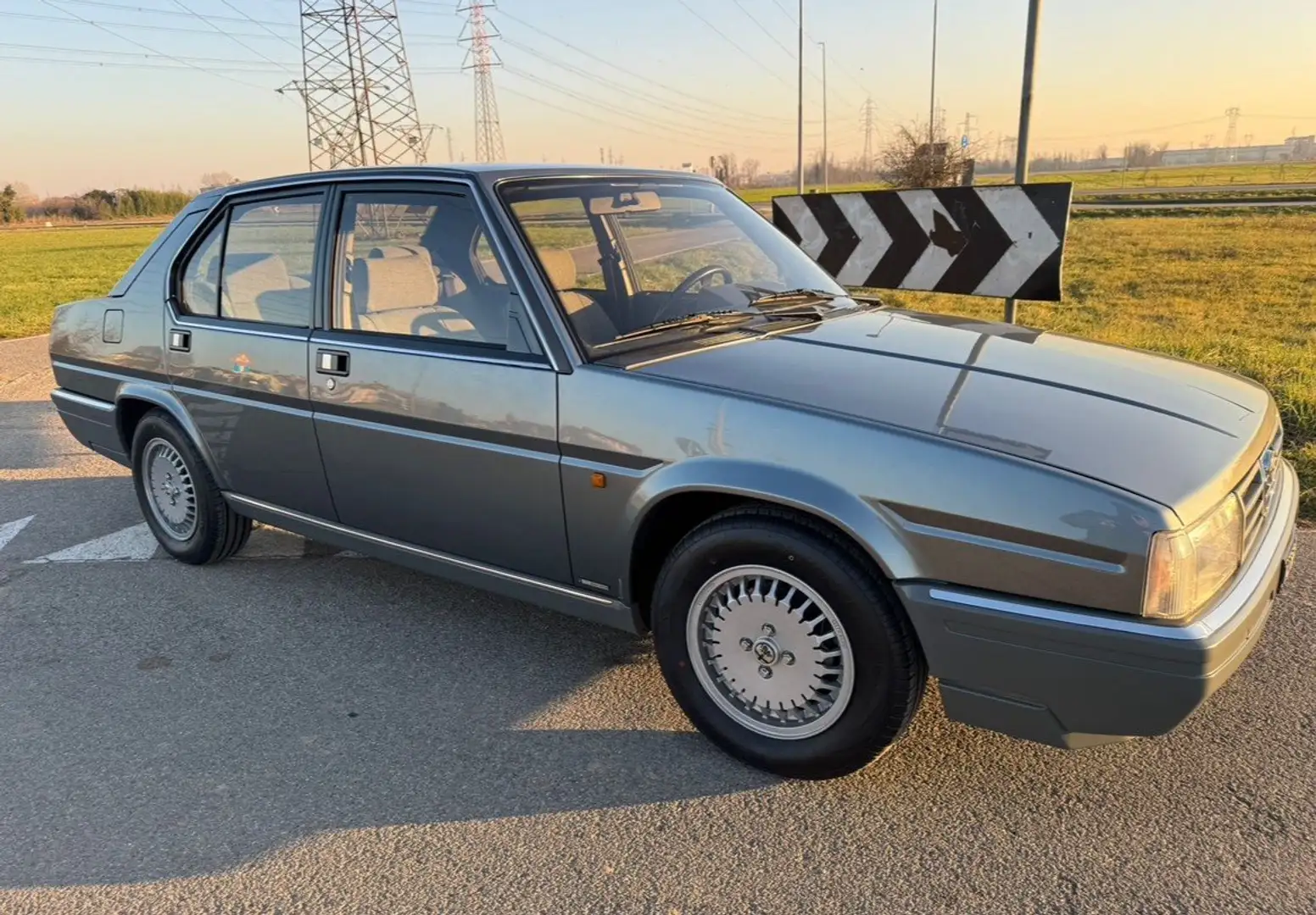 Alfa Romeo 90 2.0 iniezione 1-1985  Absolute Nieuwstaat! Grau - 1