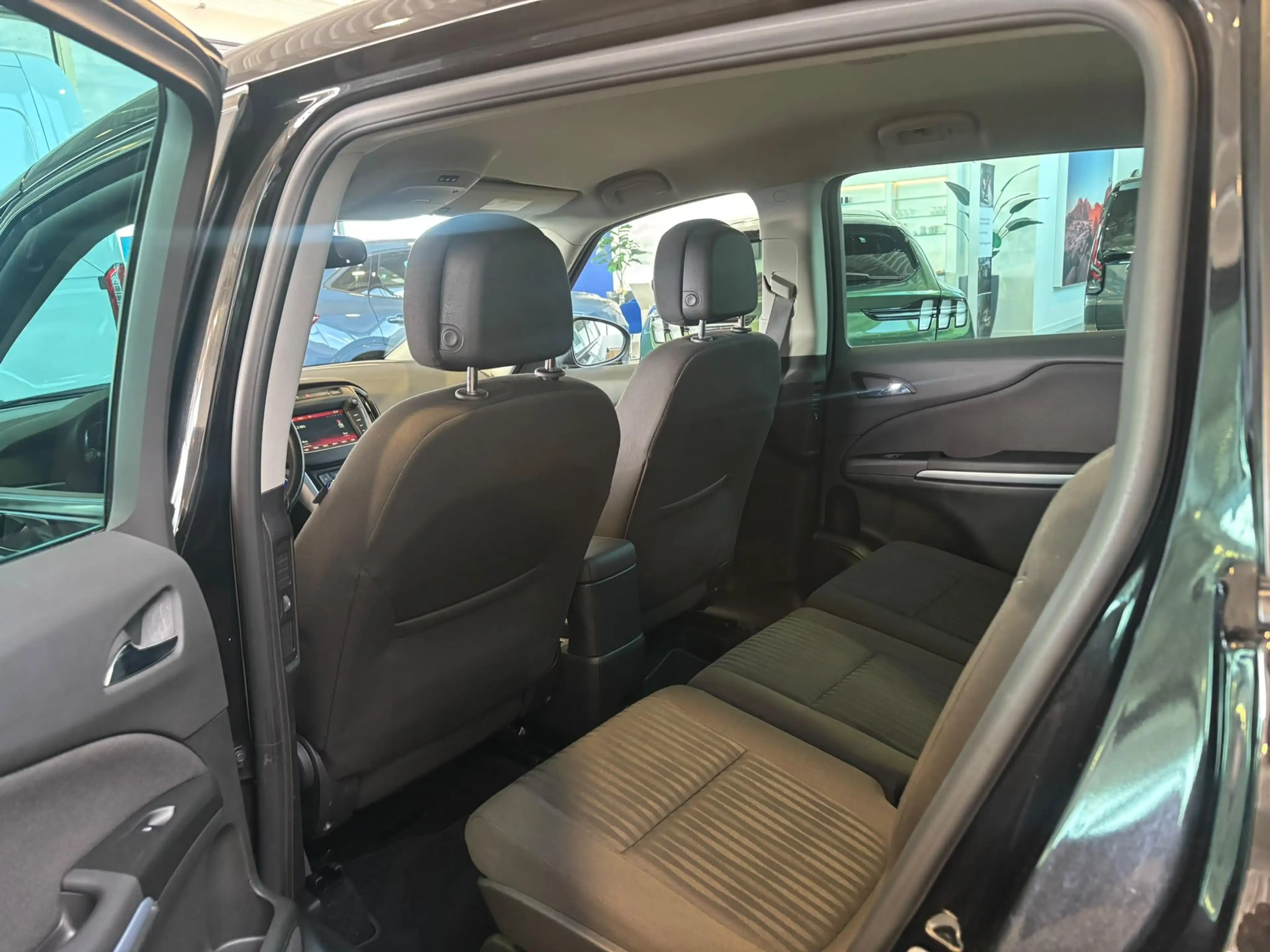 Opel Zafira Tourer 1.4 Edition — photo 8