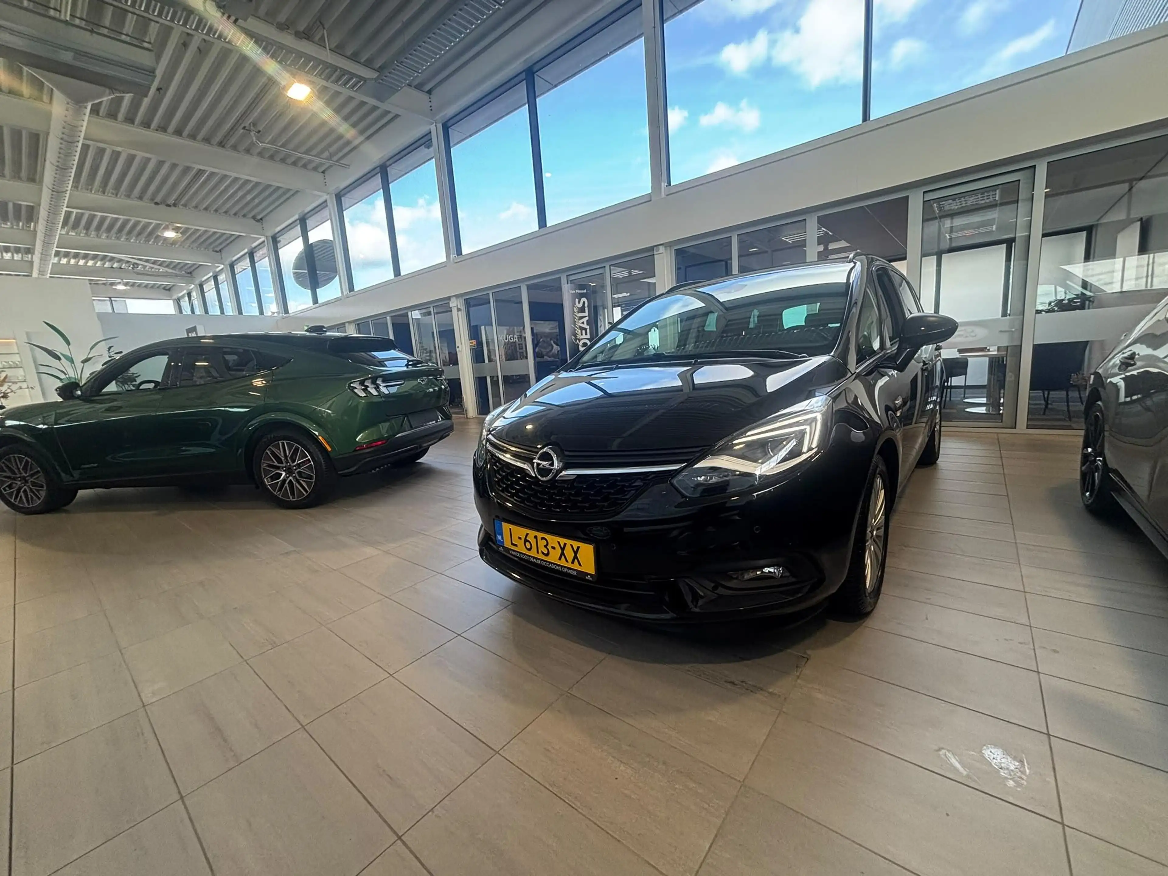 Opel Zafira Tourer 1.4 Edition — photo 4