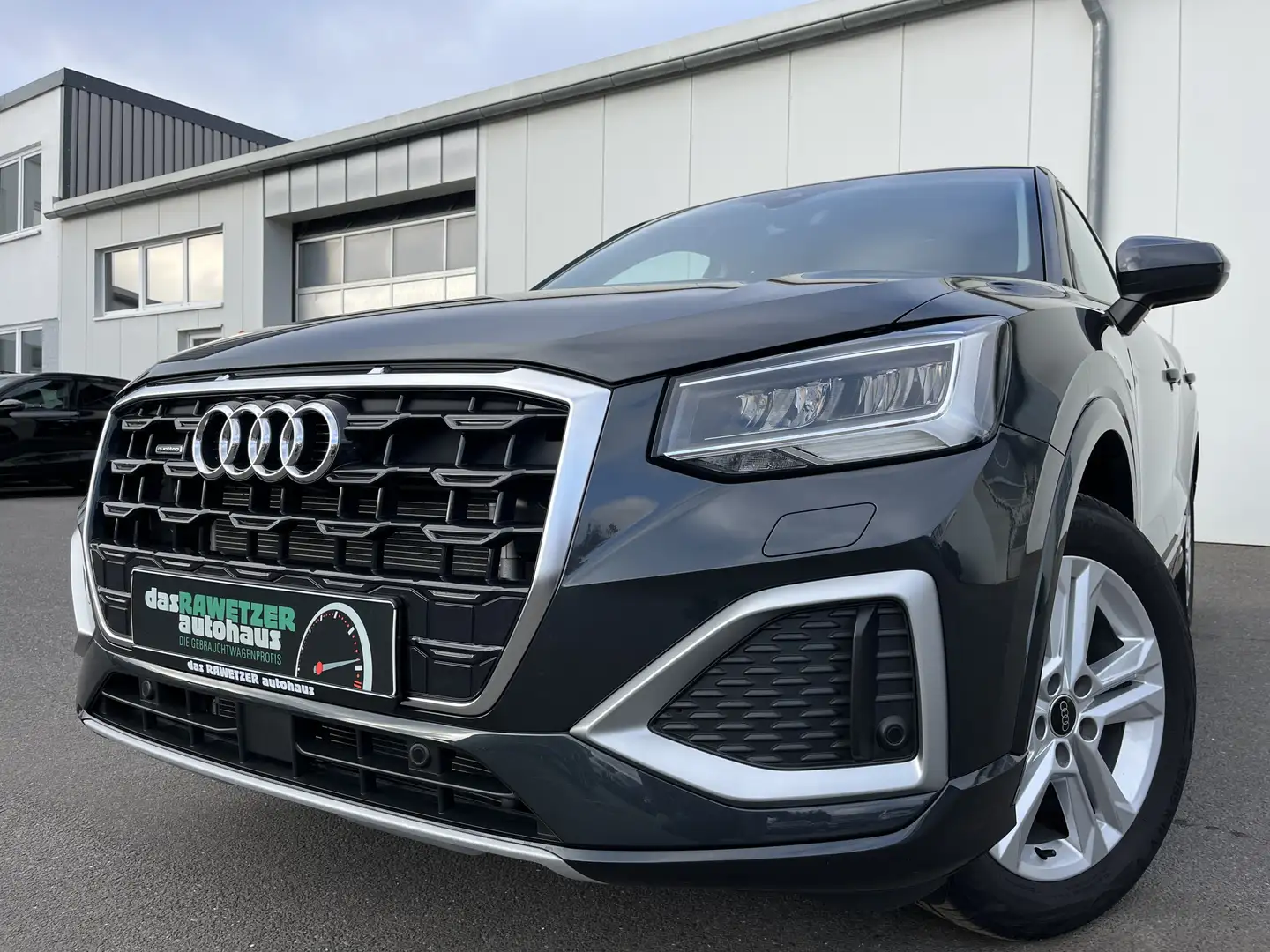 Audi Q2 35 2.0 TDI S tronic quattro advanced 181€ m. 20% Gris - 1