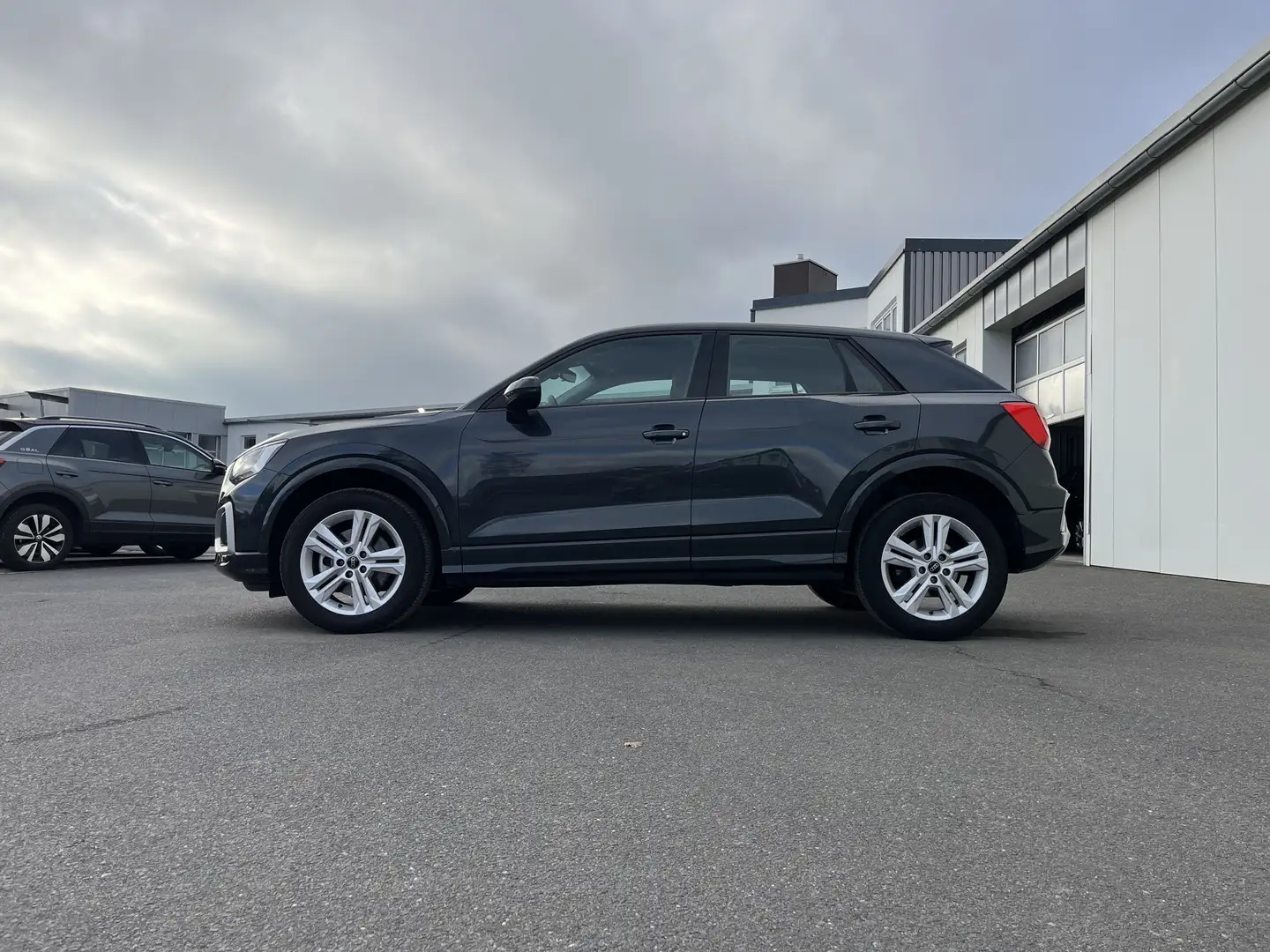 Audi Q2 35 2.0 TDI S tronic quattro advanced 181€ m. 20% Gris - 2
