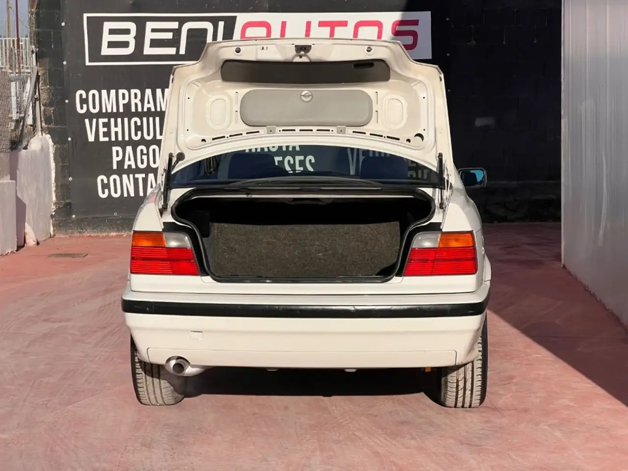 BMW 318i, foto 6