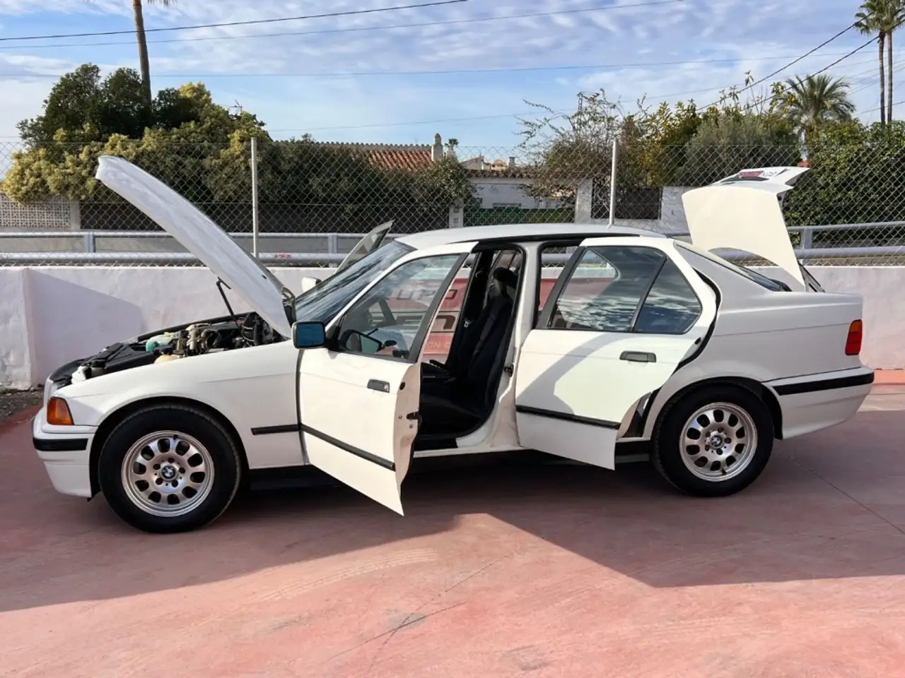 BMW 318i, foto 3