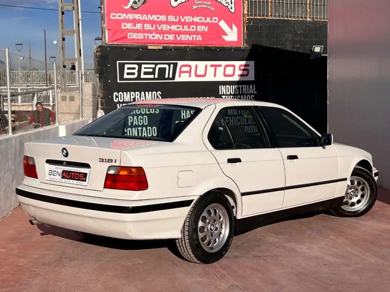 BMW 318i, foto 7