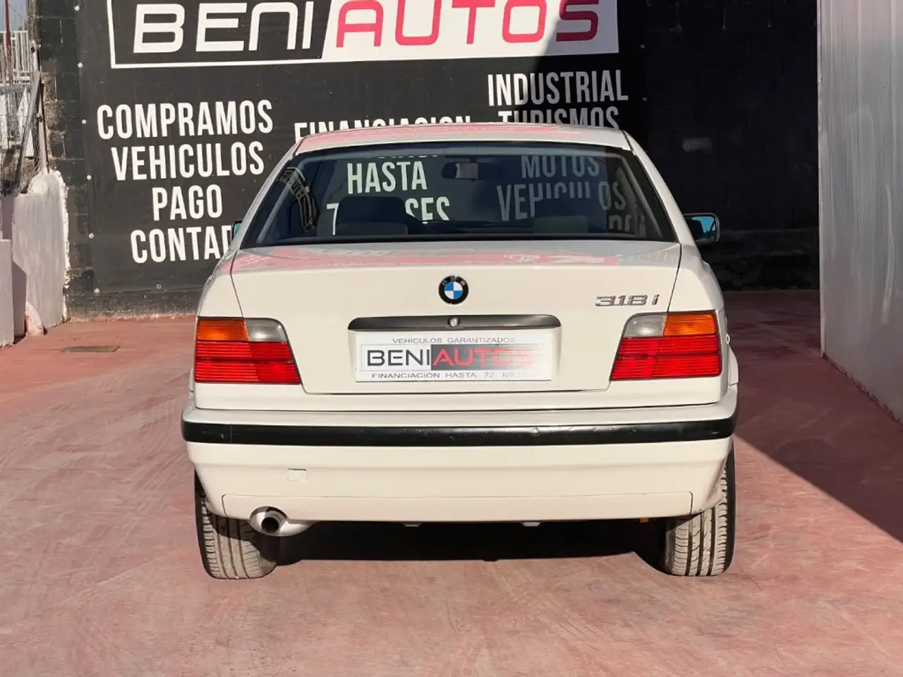 BMW 318i, foto 5