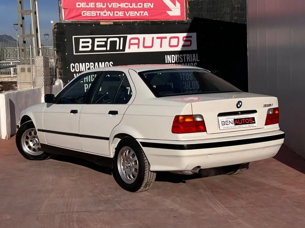 BMW 318i, foto 4