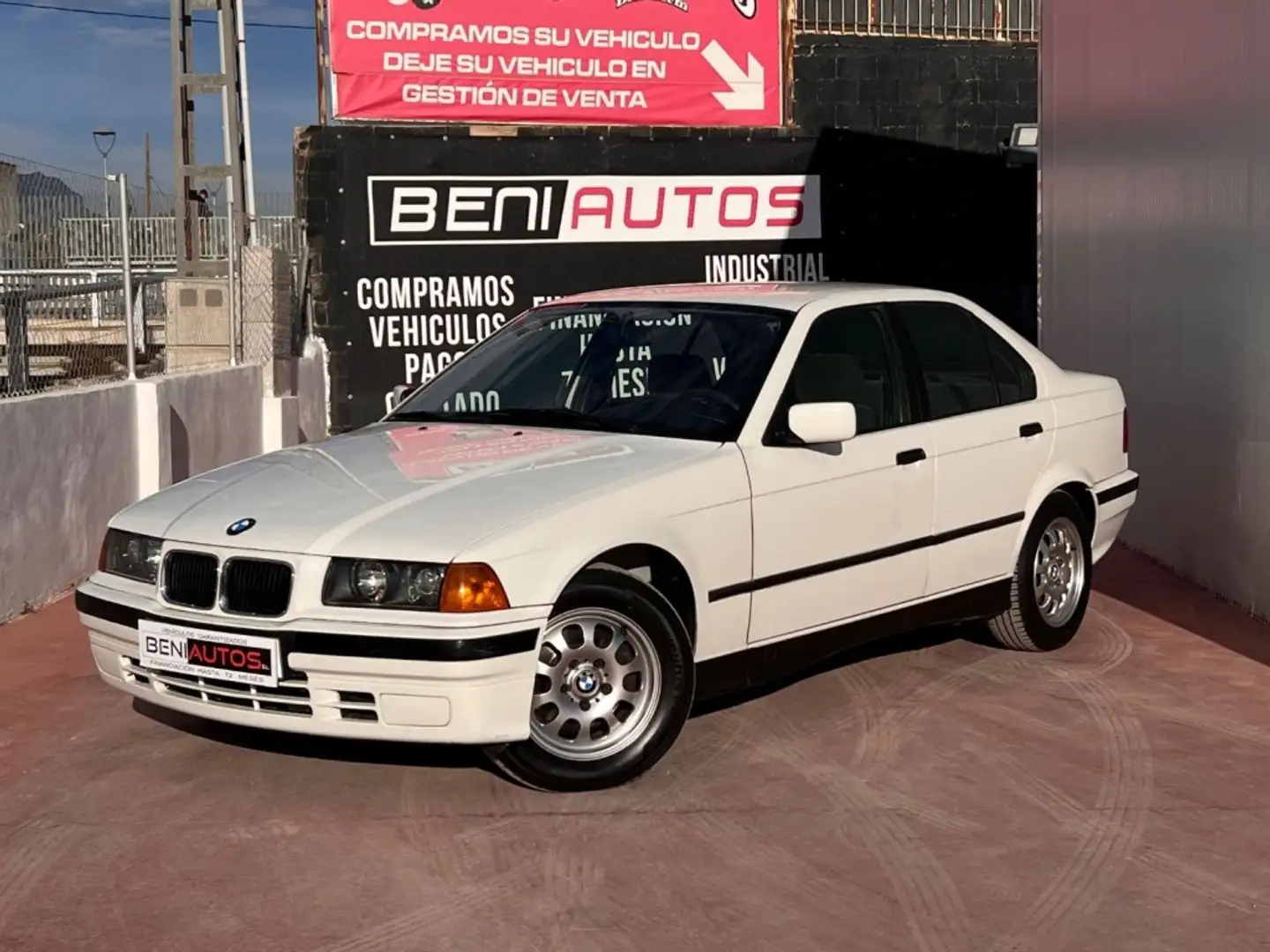 BMW 318 318i Blanco - 1