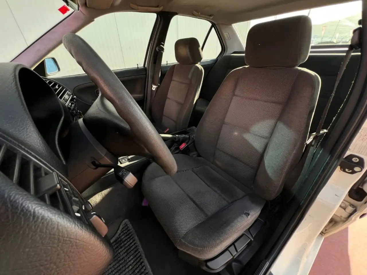 BMW 318i, foto 11