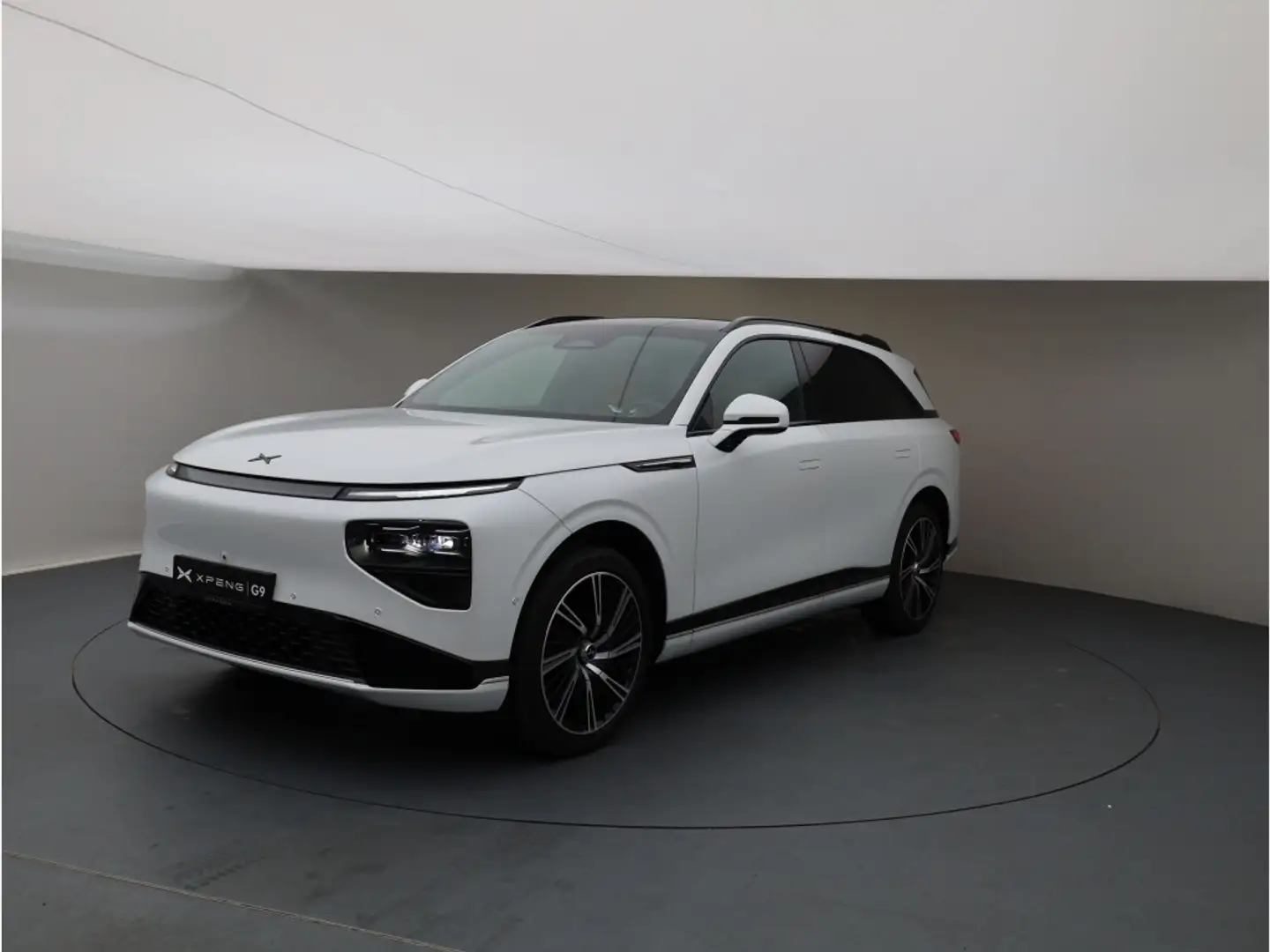Xpeng G9 Performance AWD LED PanoDa ACC 360Kam Blanco - 2