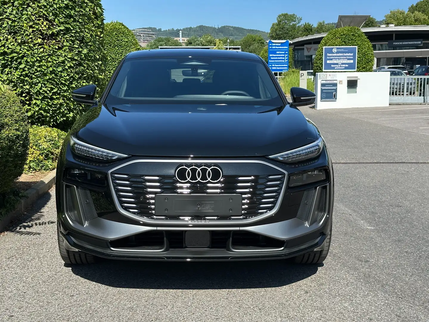 Audi Q6 Sportback e-tron quattro, AHK, PANO, SLine, 21" Чорний - 2