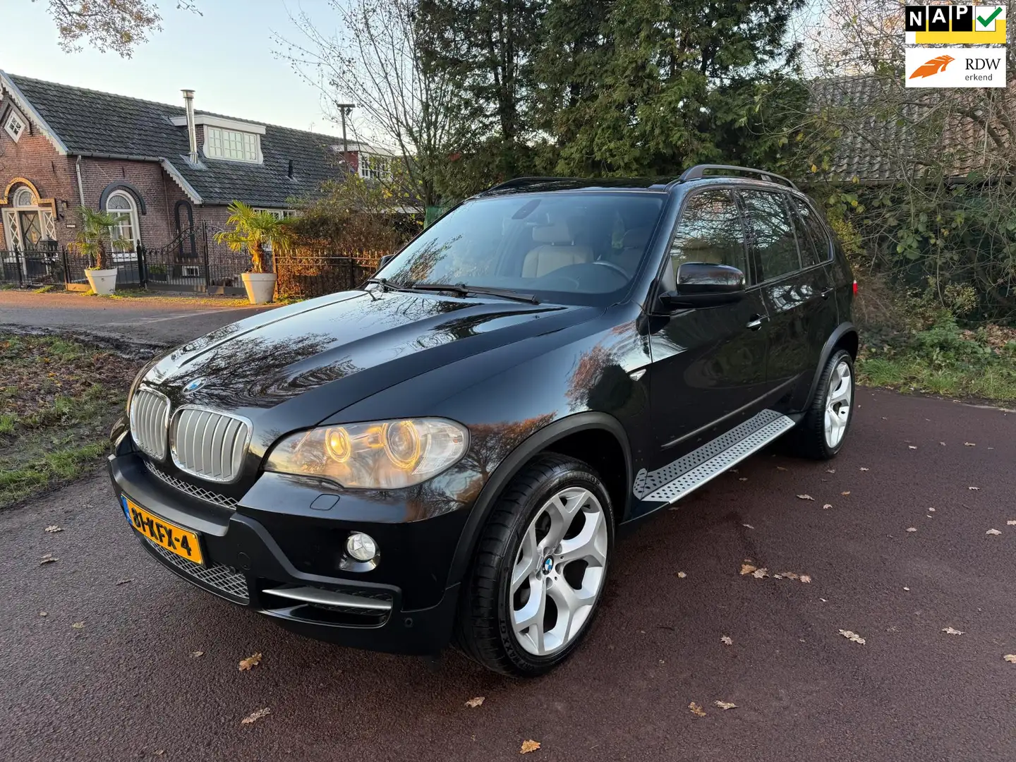 BMW X5 XDrive30i High Executive / Navi / Xenon / Leder / Negro - 1